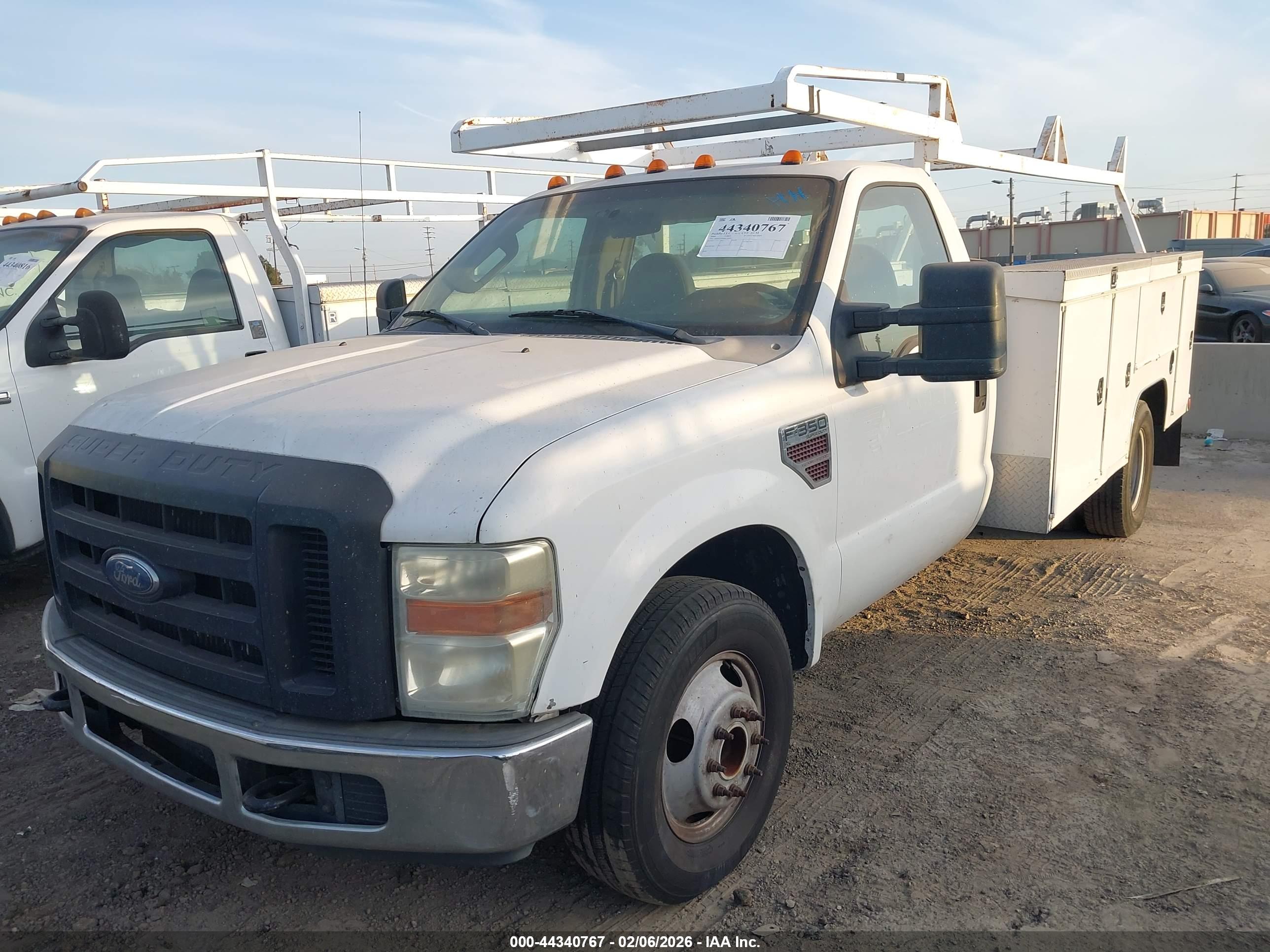 FORD F-350 image 2