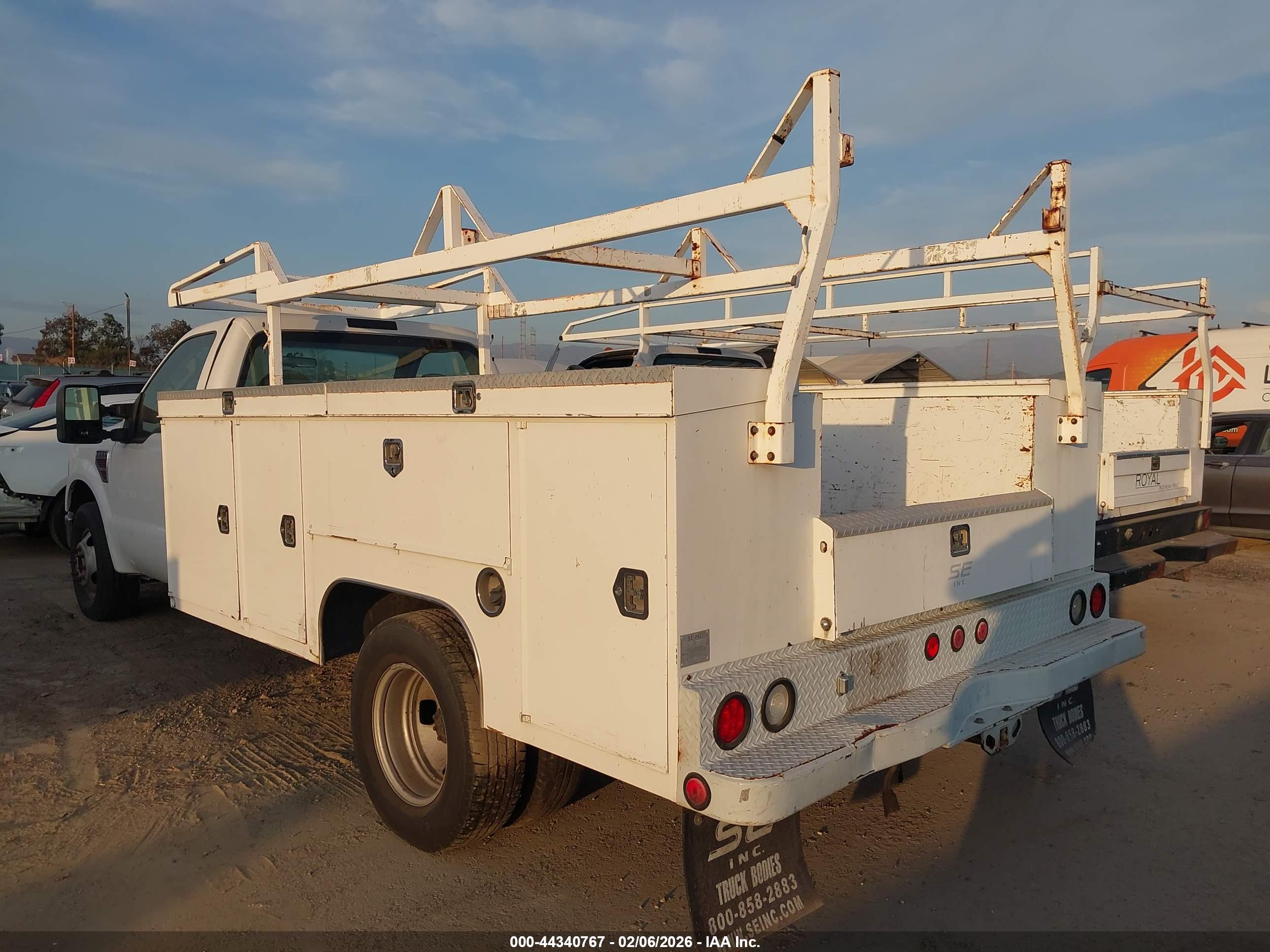 FORD F-350 image 3