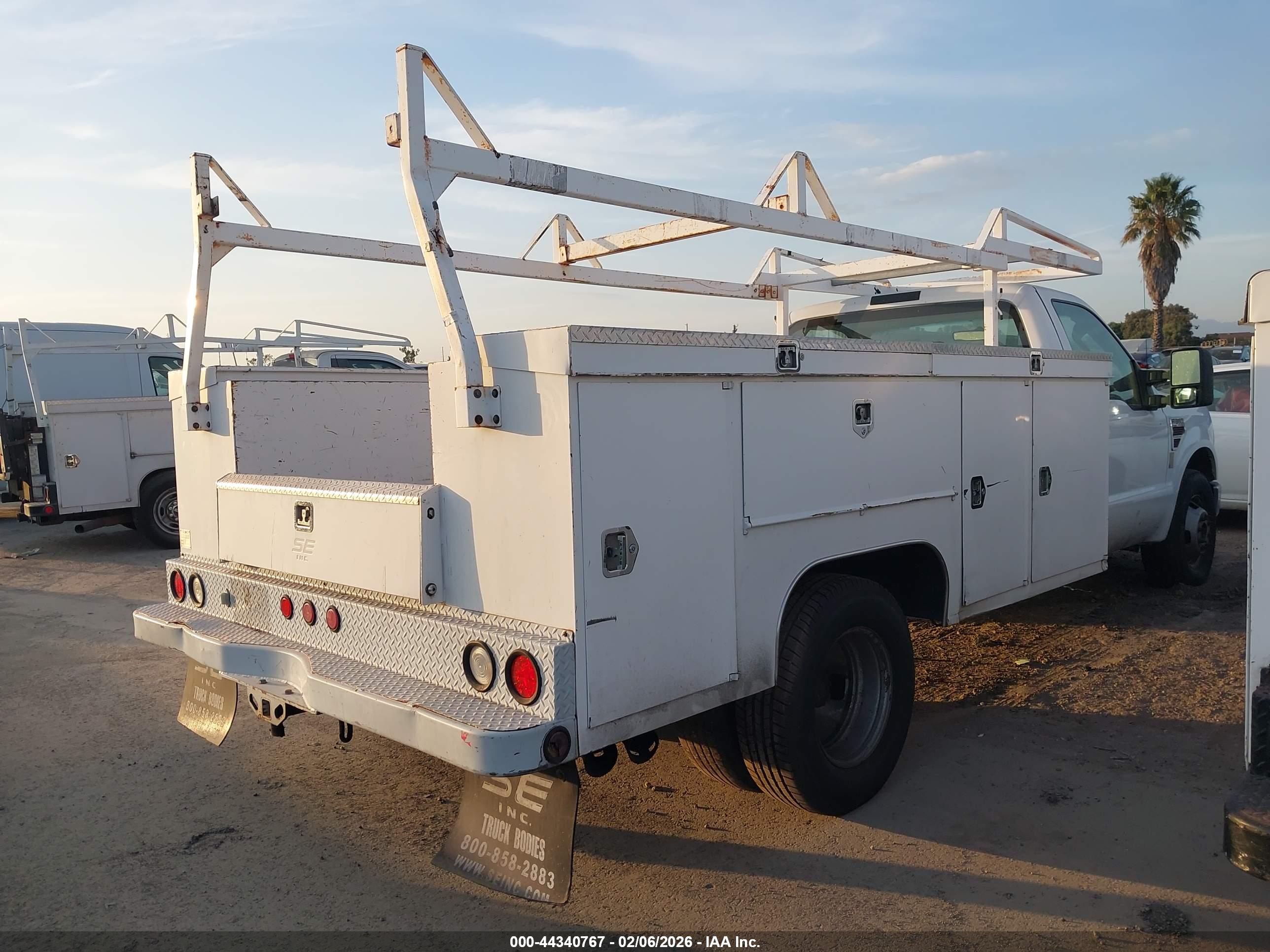 FORD F-350 image 4