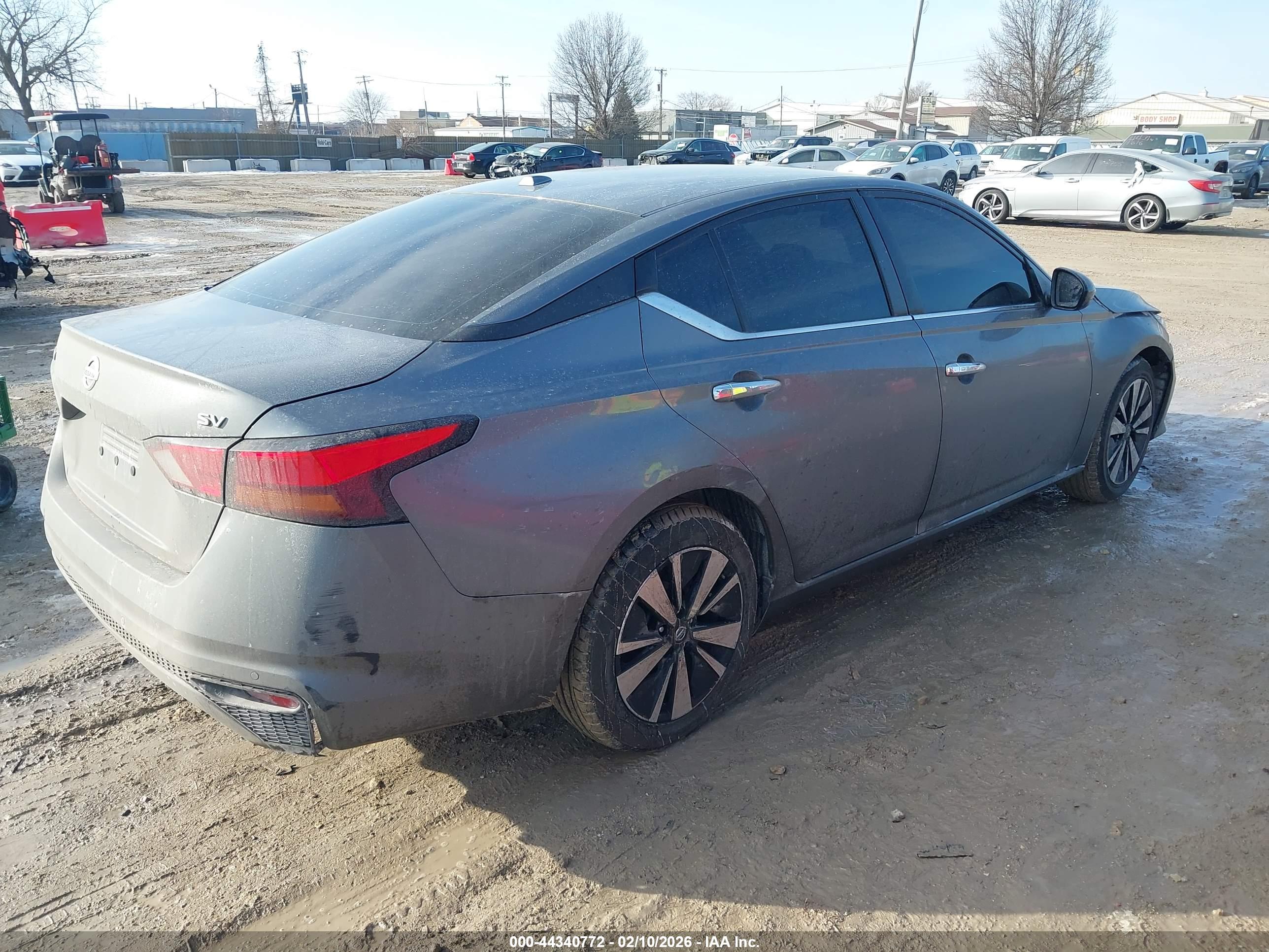 NISSAN ALTIMA image 4
