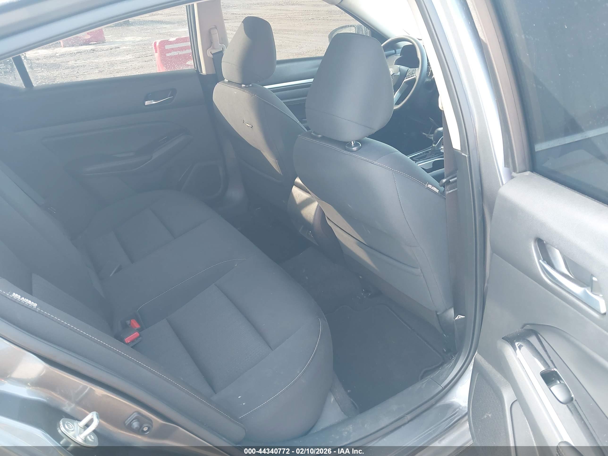 NISSAN ALTIMA image 8
