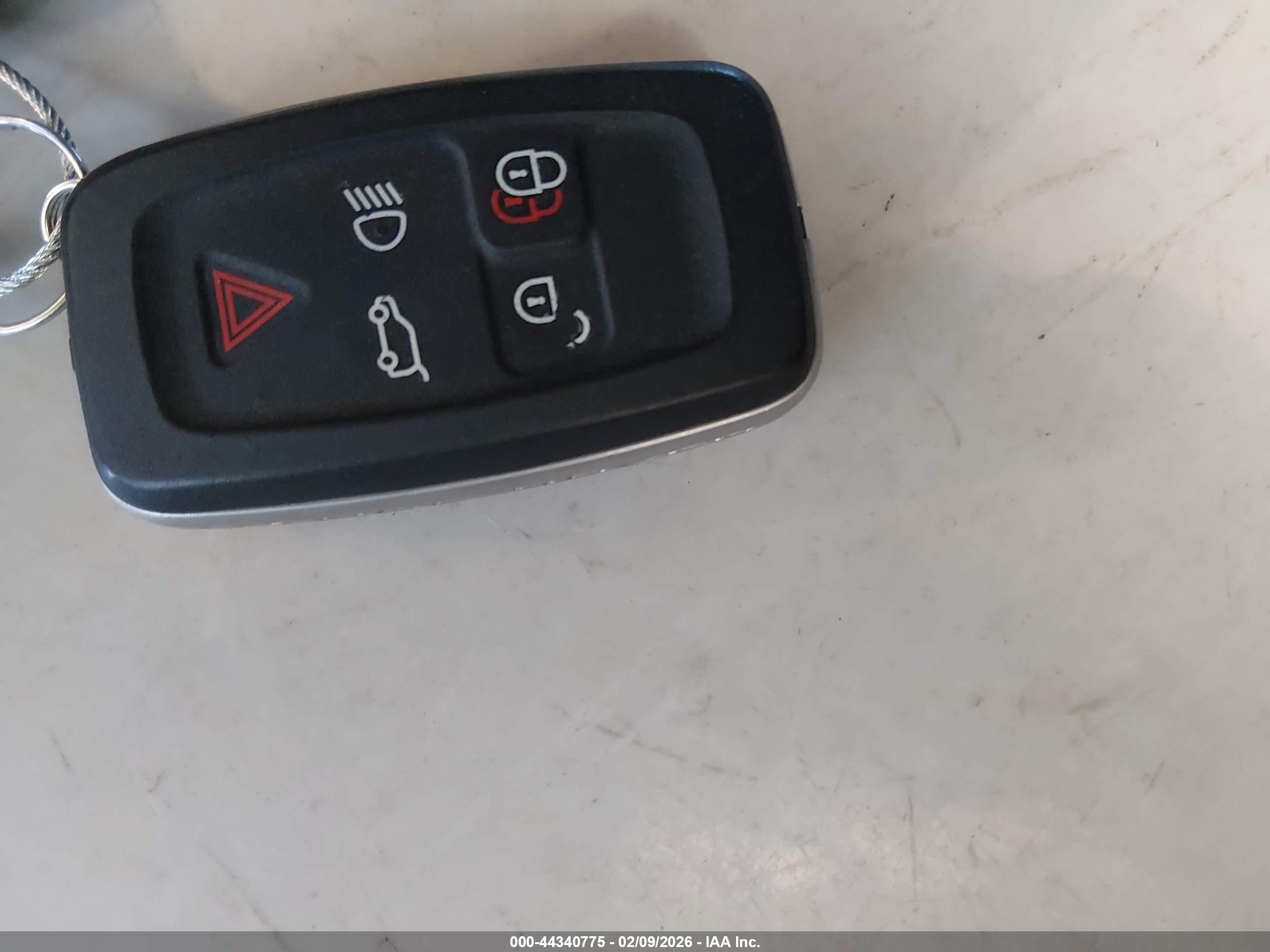 LAND ROVER image 11