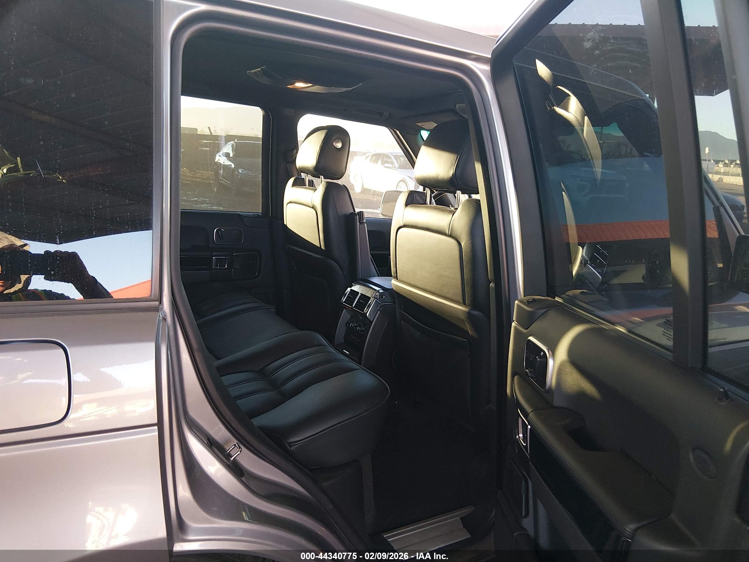LAND ROVER image 8