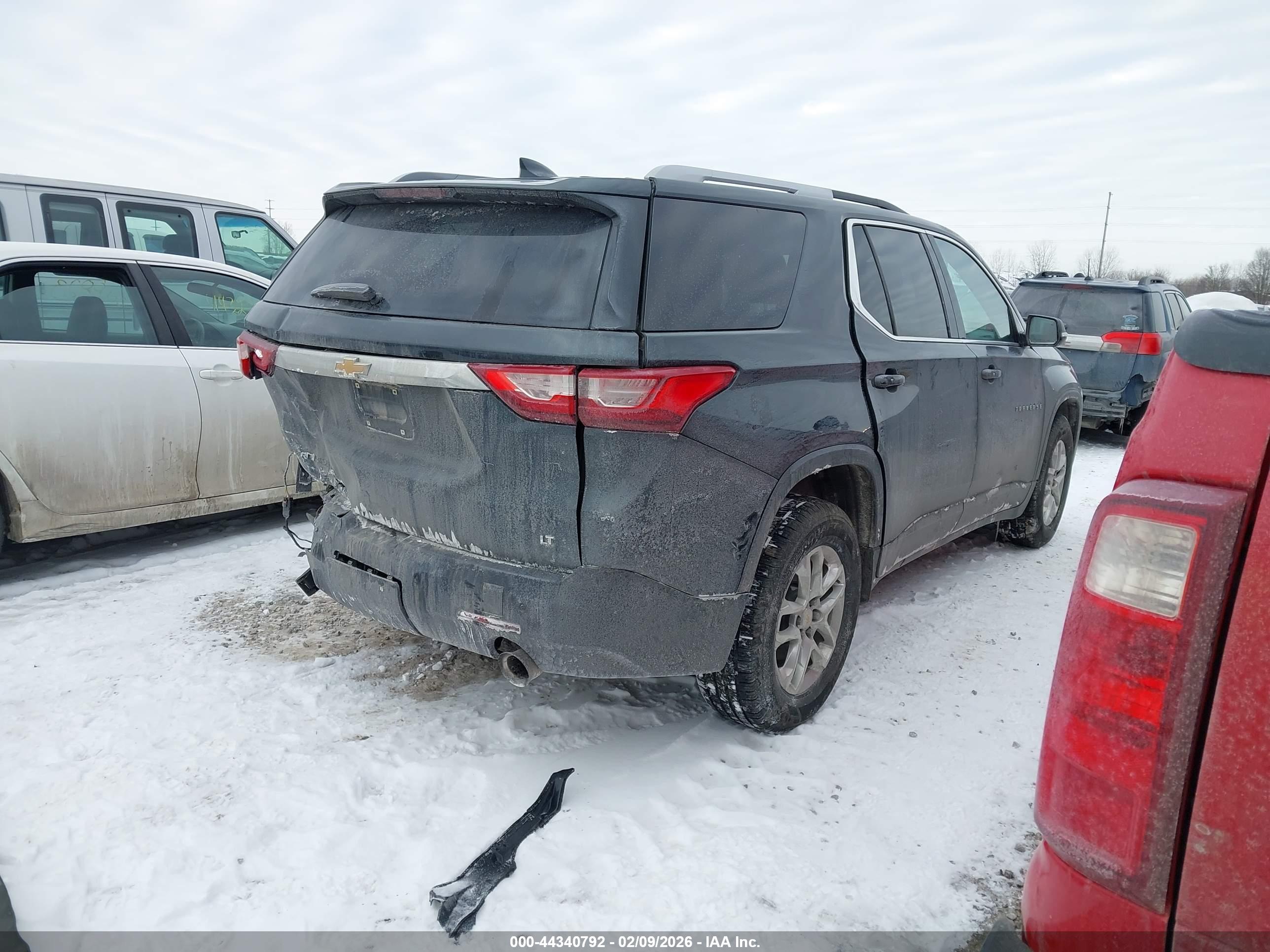 CHEVROLET TRAVERSE image 4