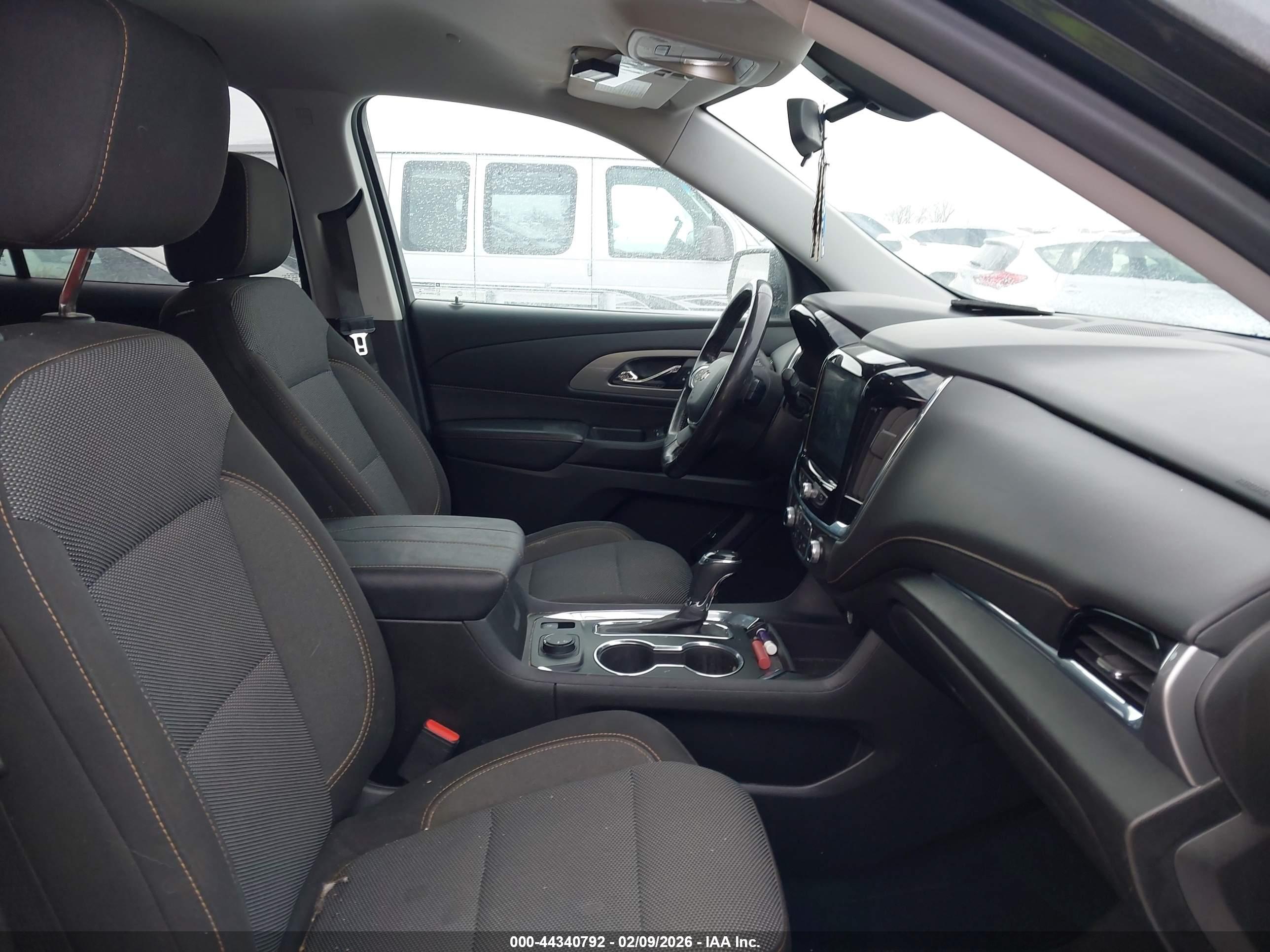 CHEVROLET TRAVERSE image 5