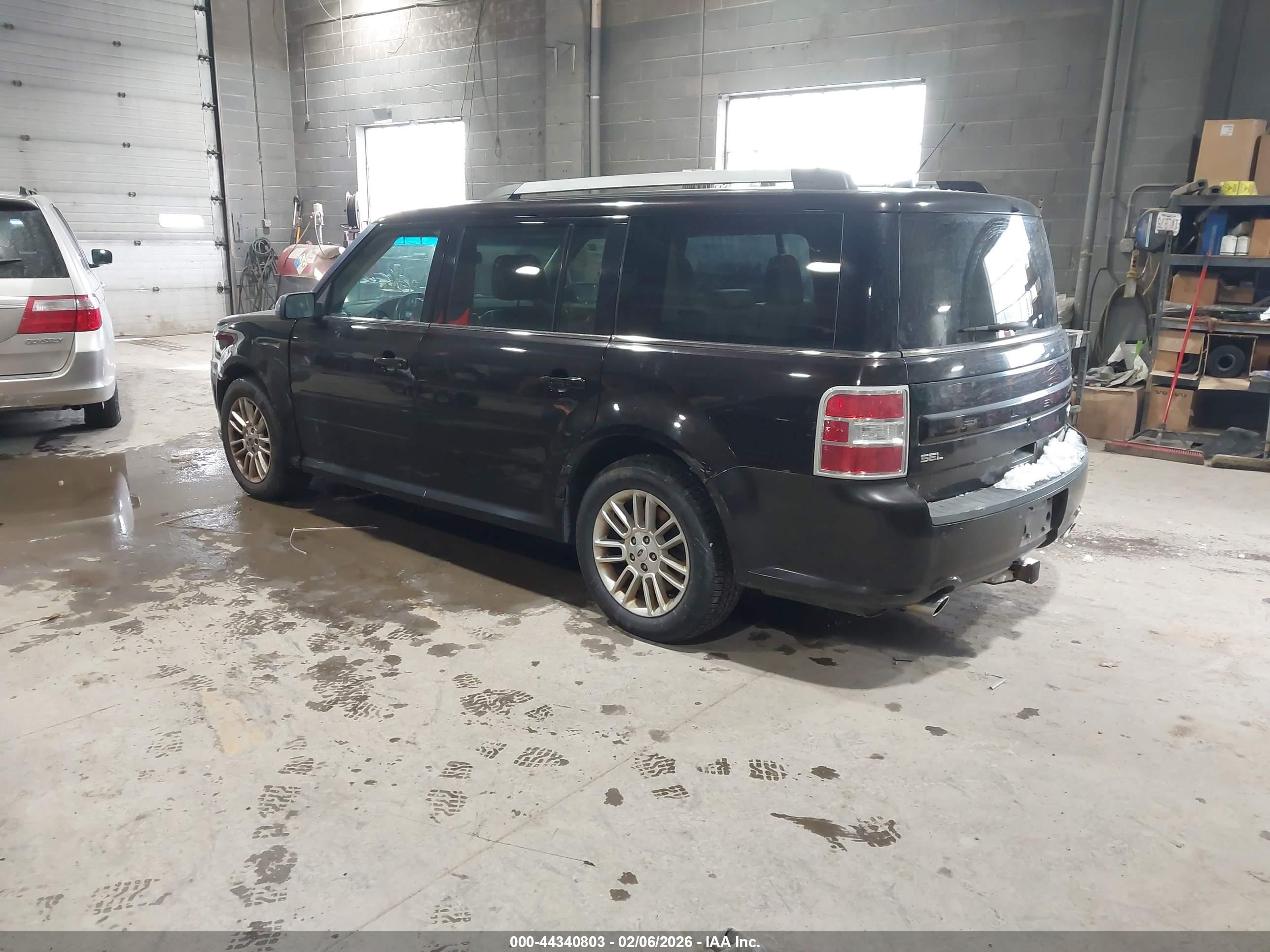 FORD FLEX image 3