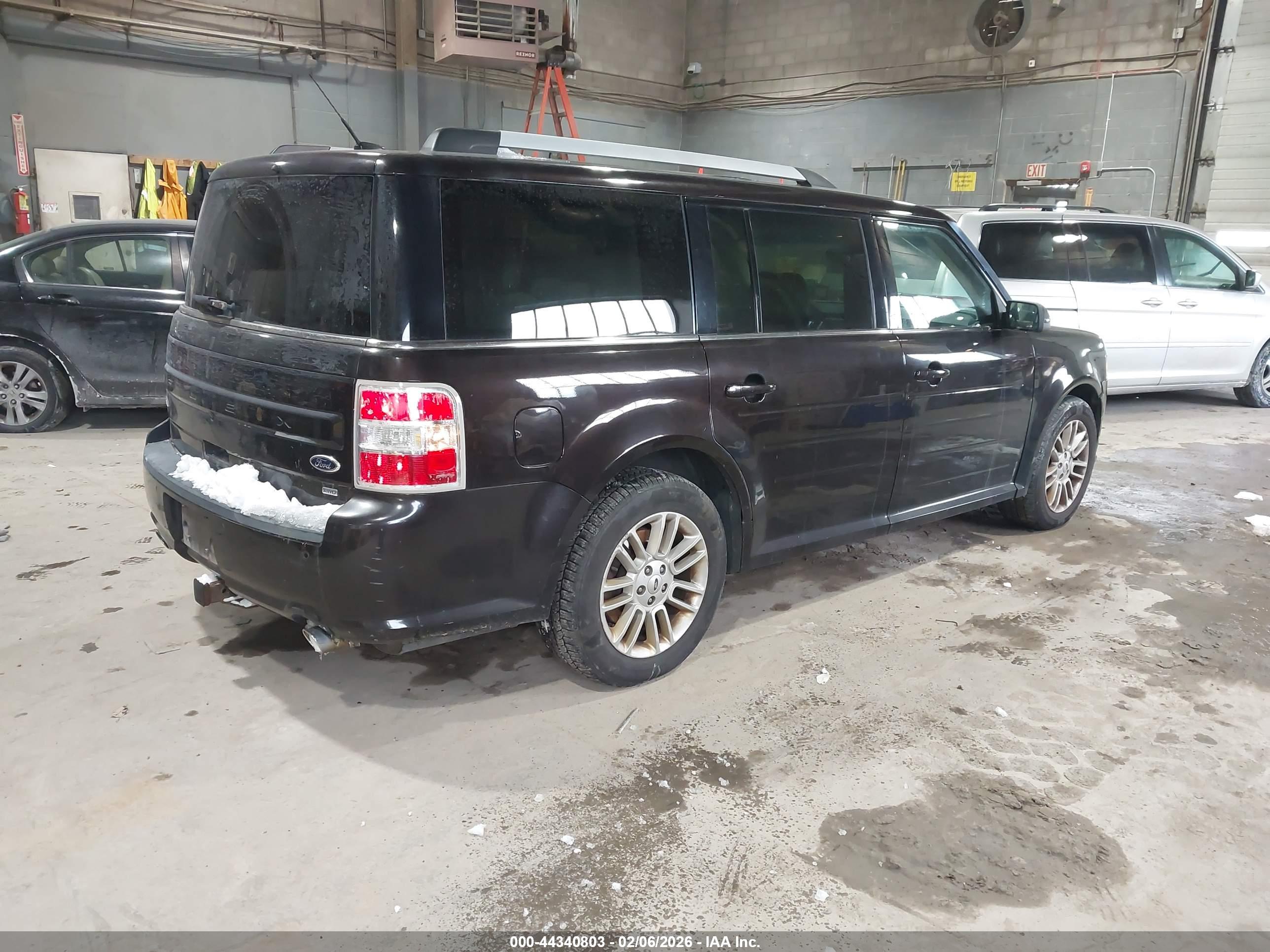 FORD FLEX image 4