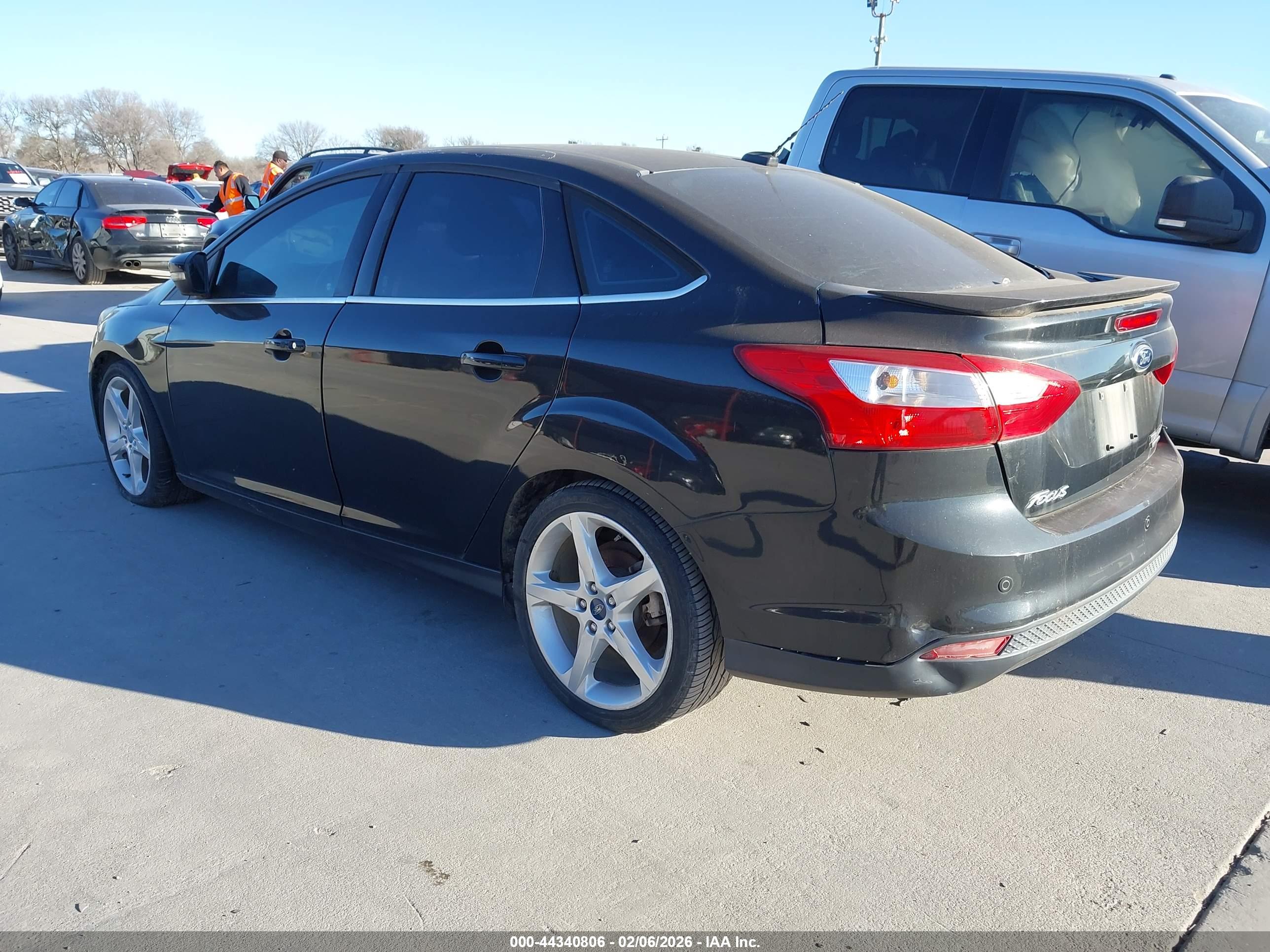 FORD FOCUS image 3
