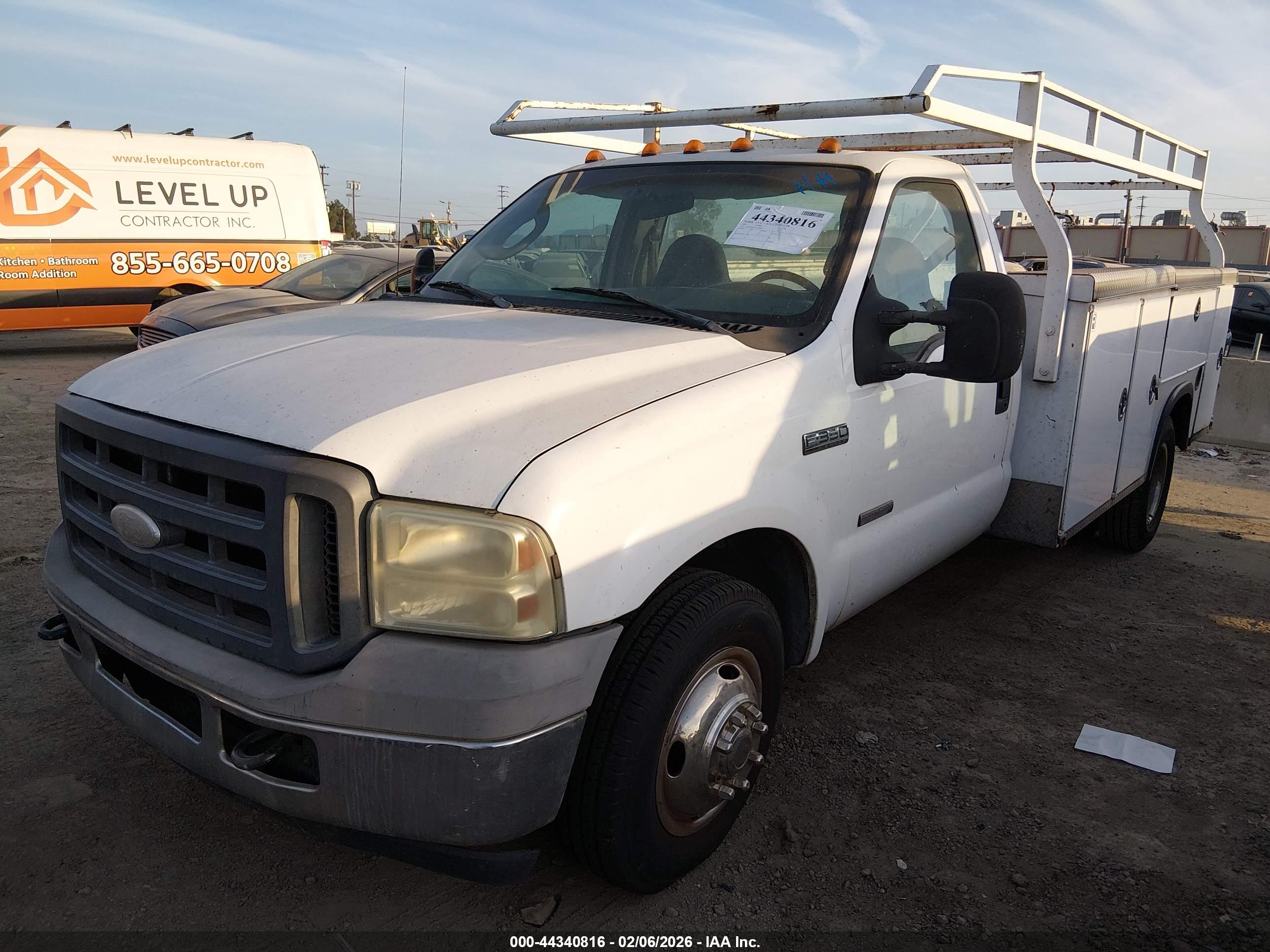 FORD F-350 image 2