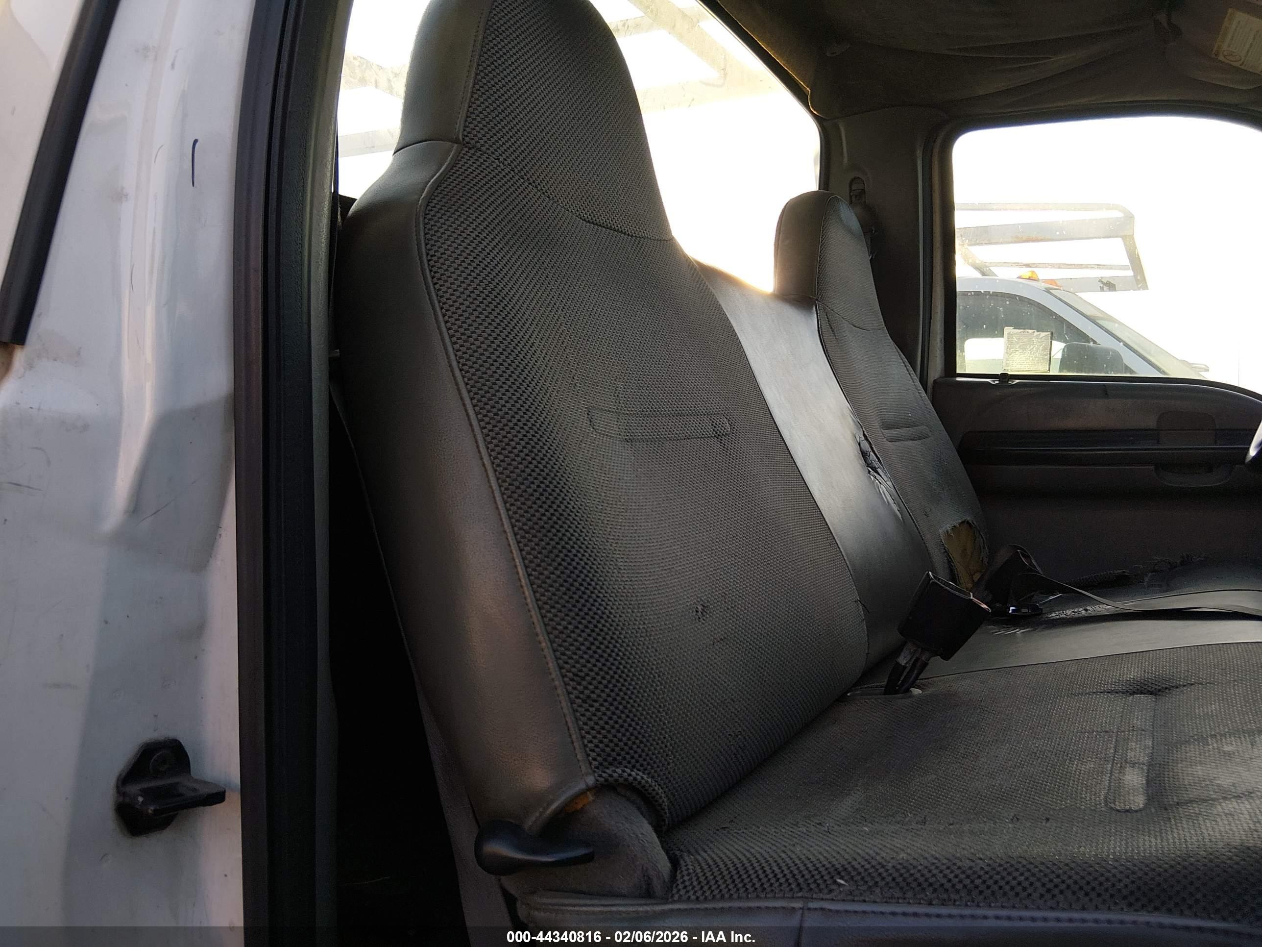 FORD F-350 image 8