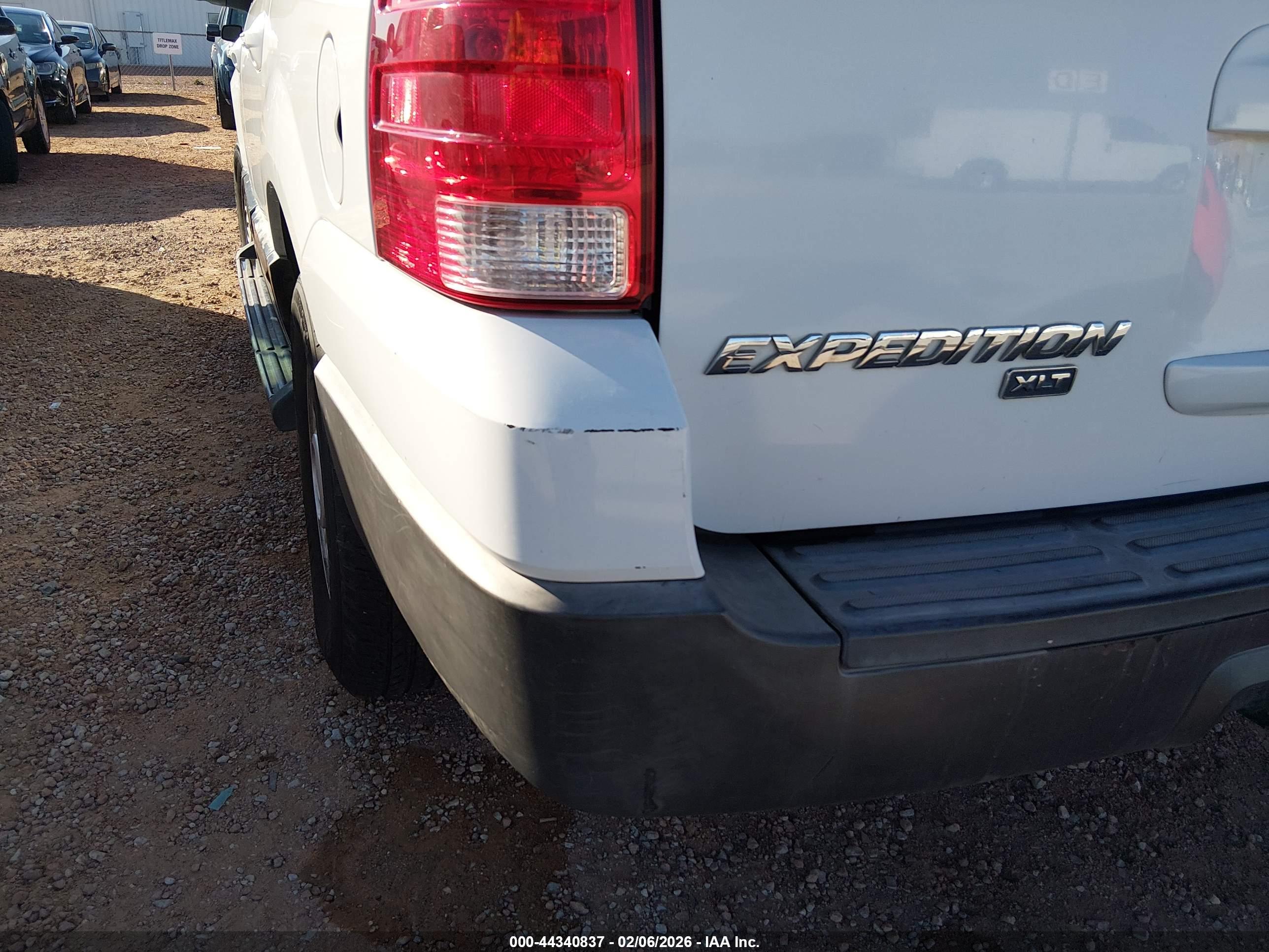 FORD EXPEDITION image 6