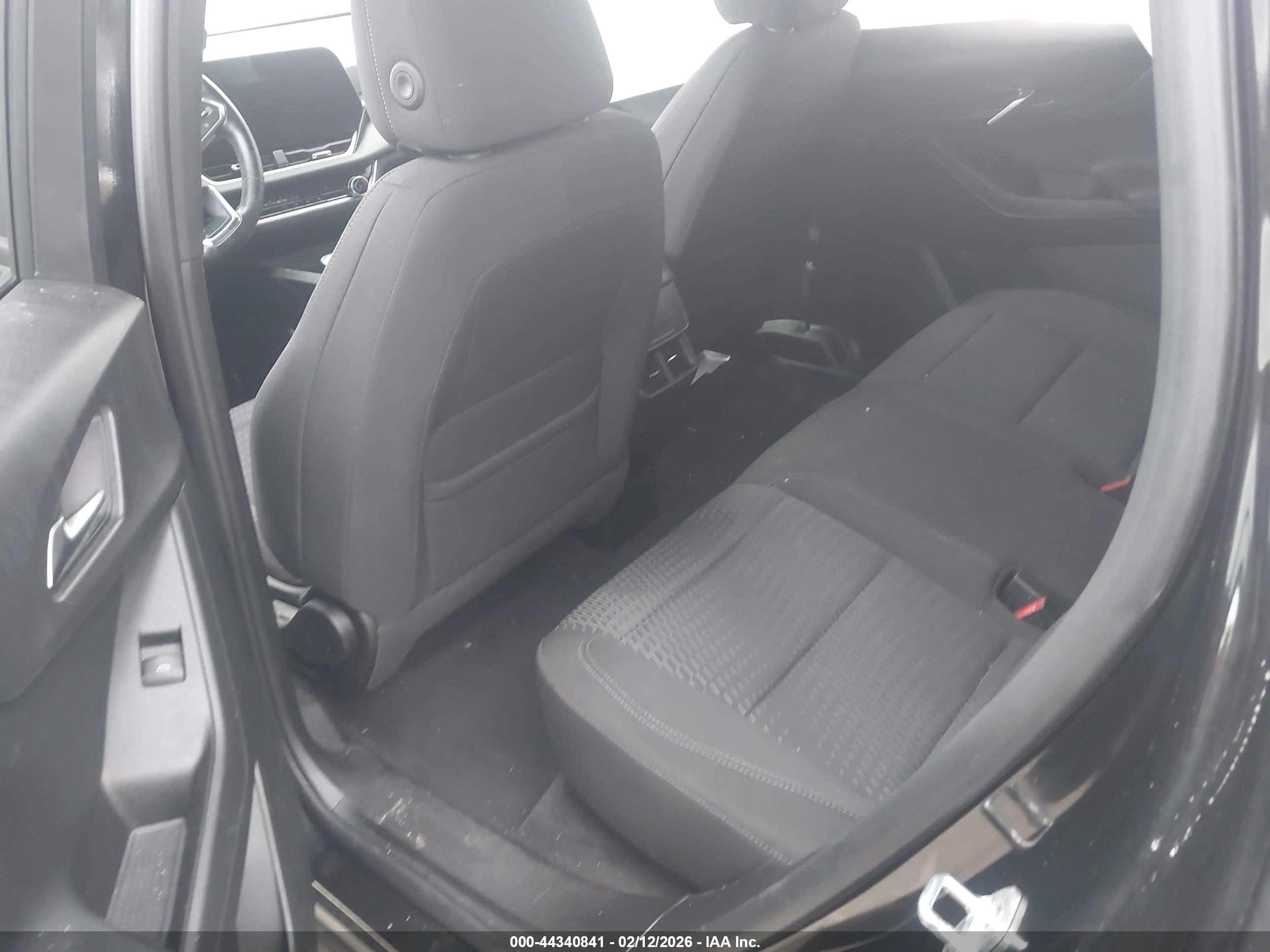 CHEVROLET EQUINOX image 8