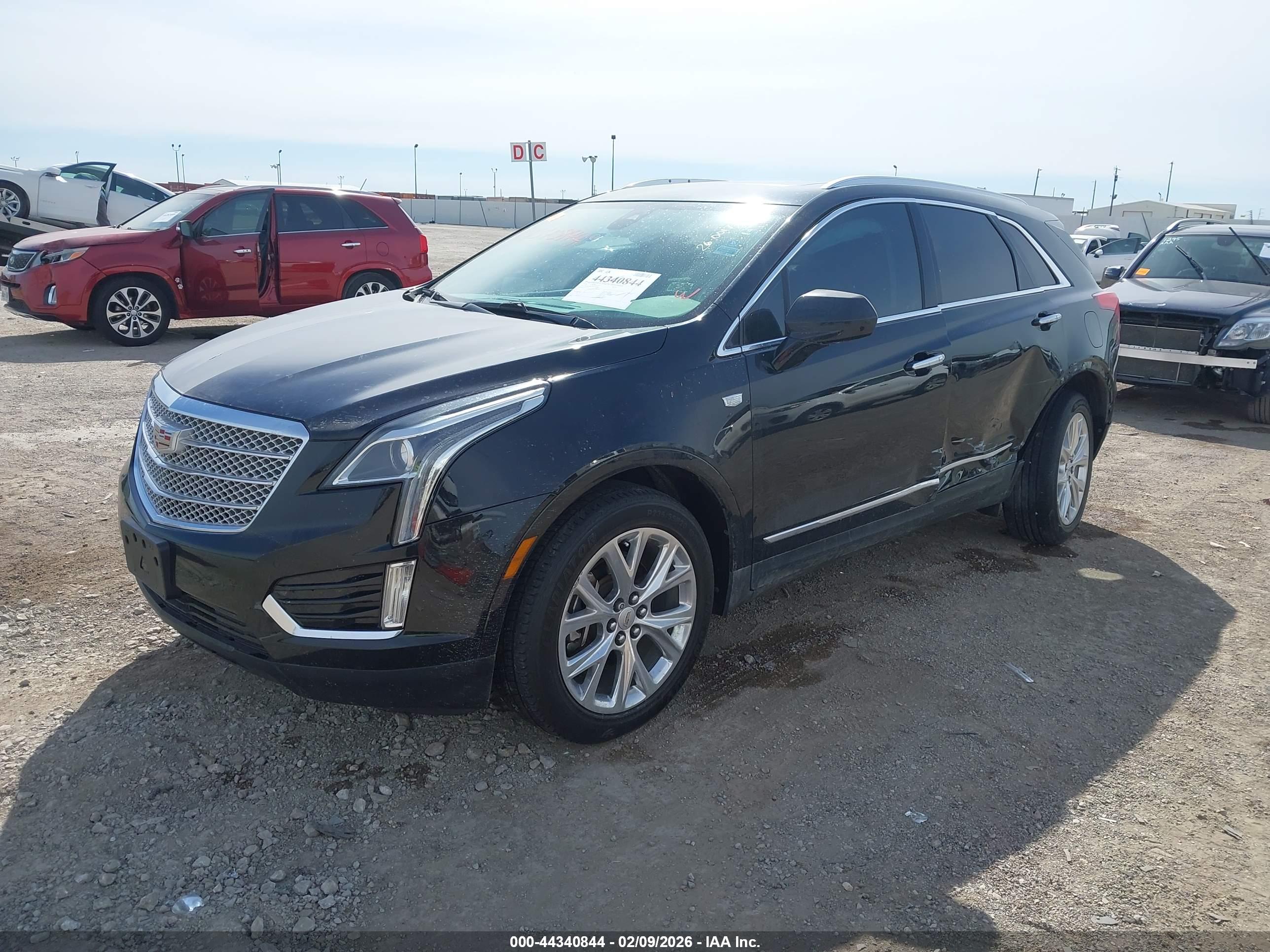 CADILLAC XT5 image 2