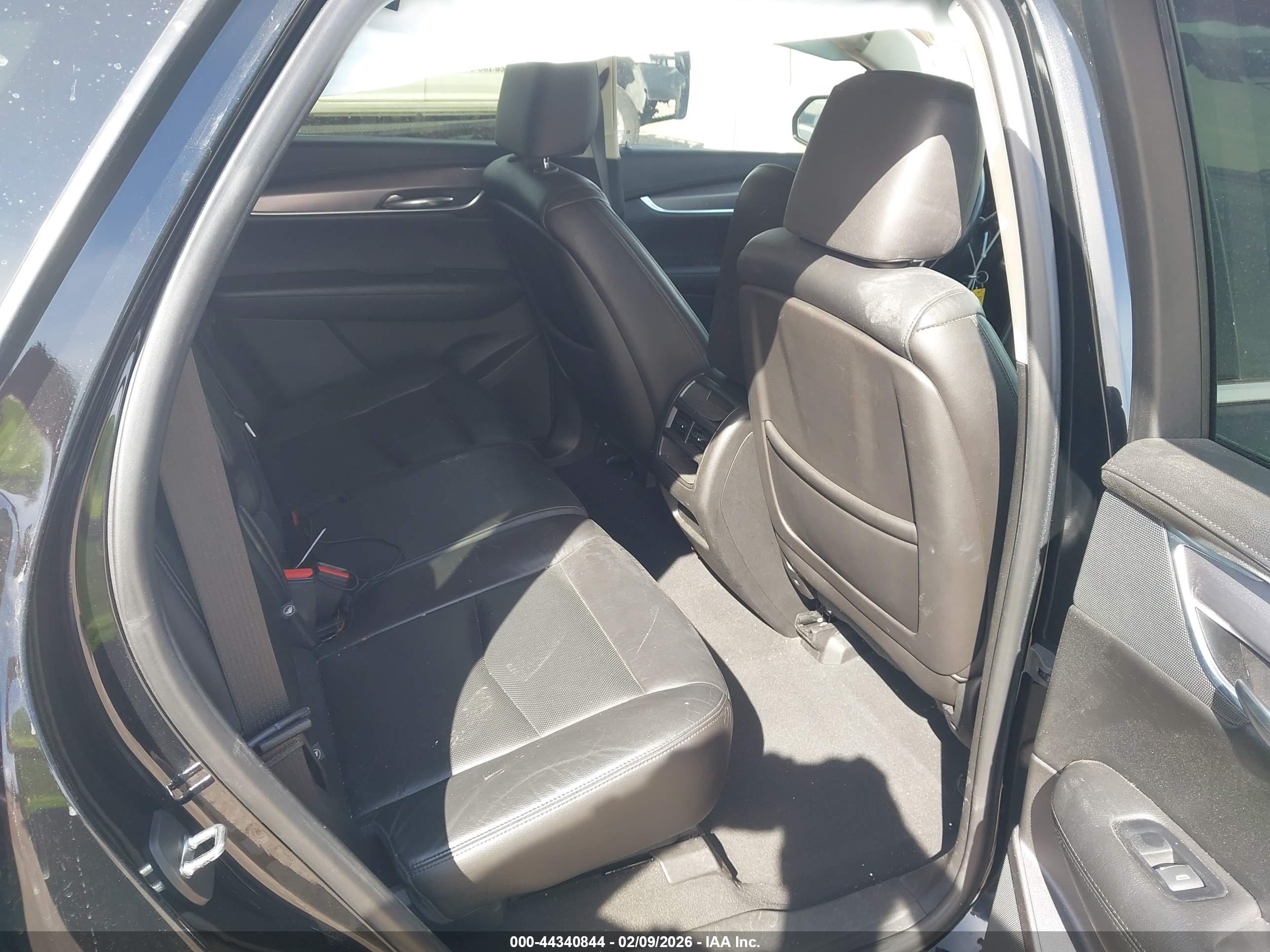 CADILLAC XT5 image 8