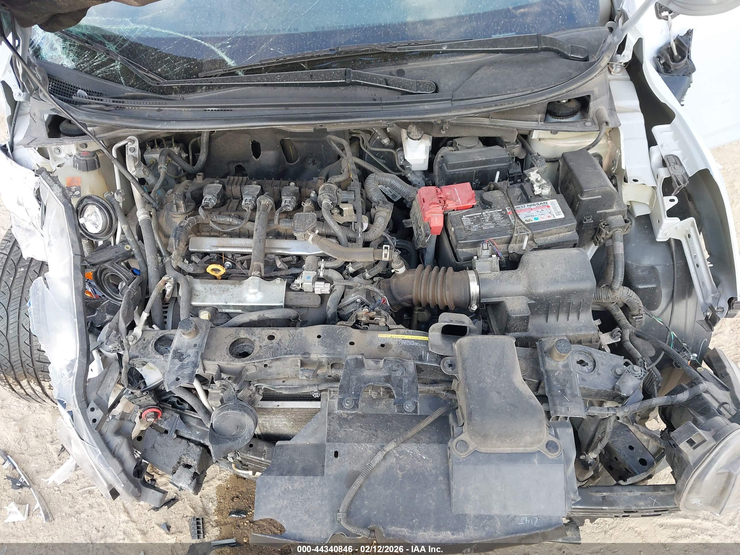 NISSAN VERSA image 10