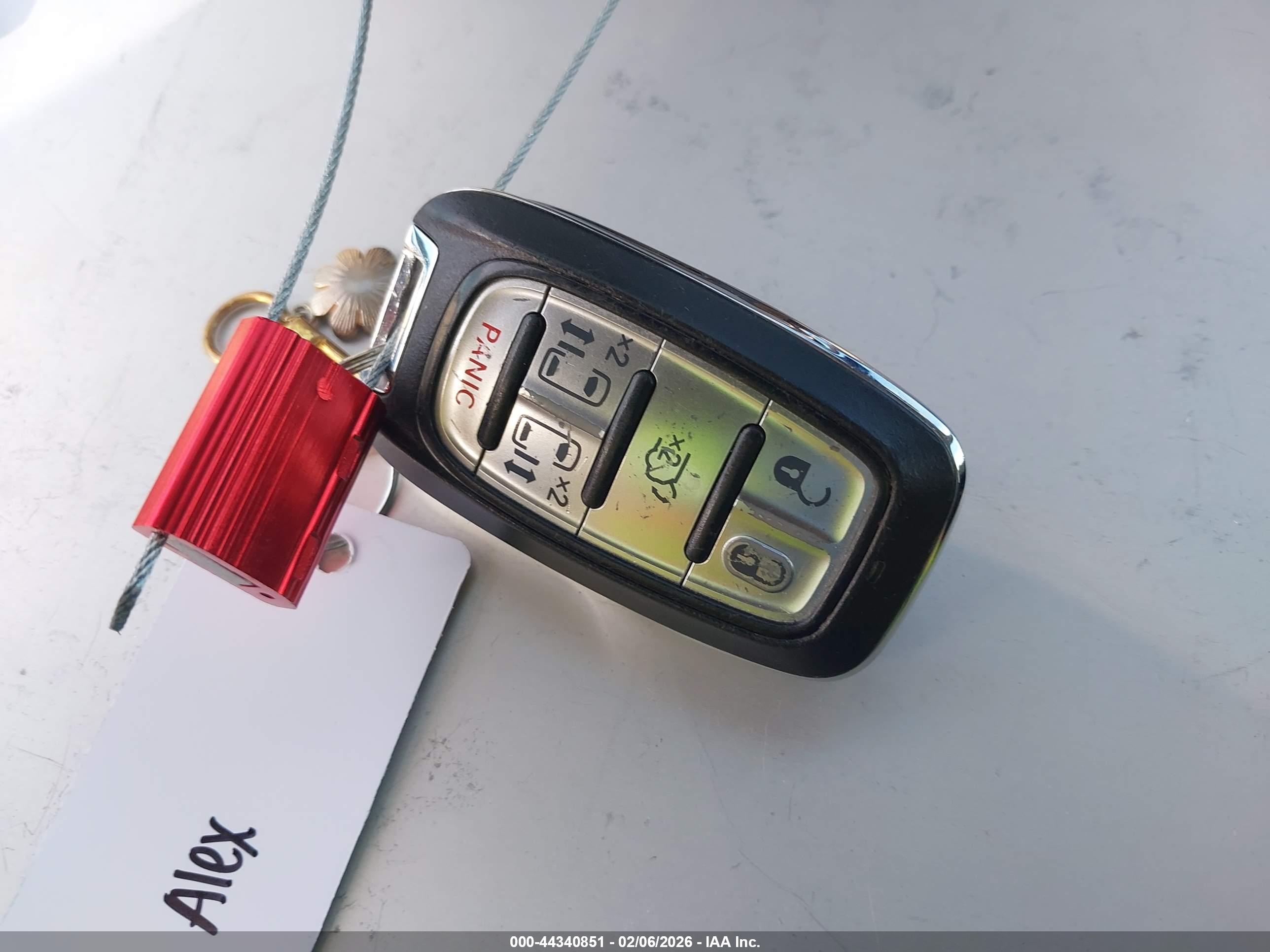 CHRYSLER PACIFICA image 11