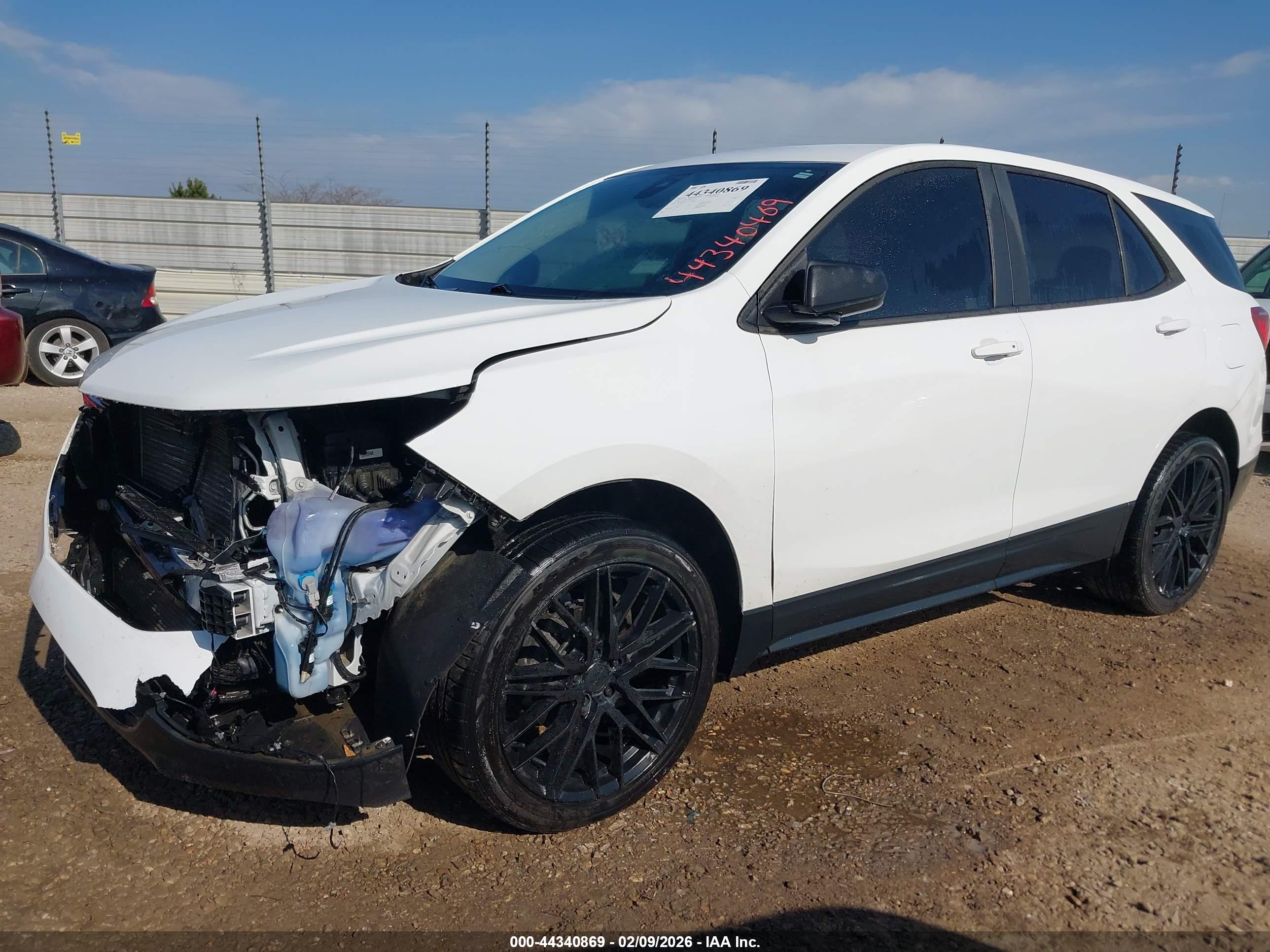 CHEVROLET EQUINOX image 2
