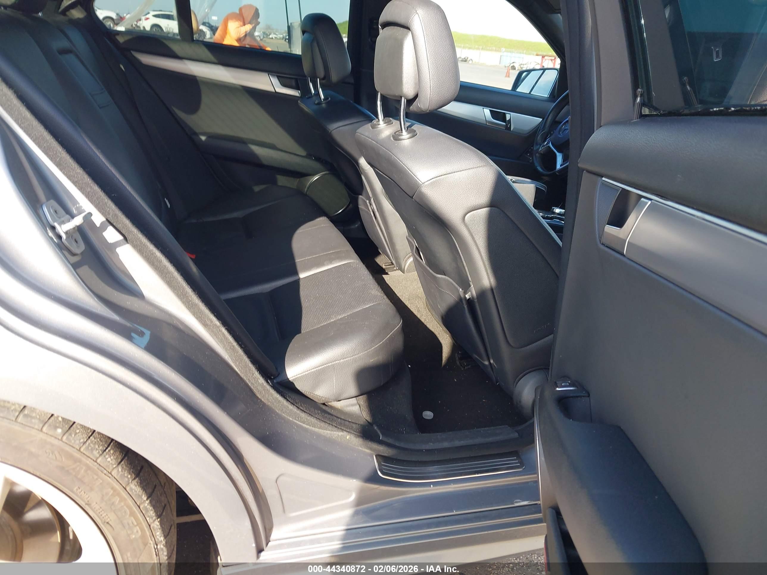 MERCEDES-BENZ C image 8