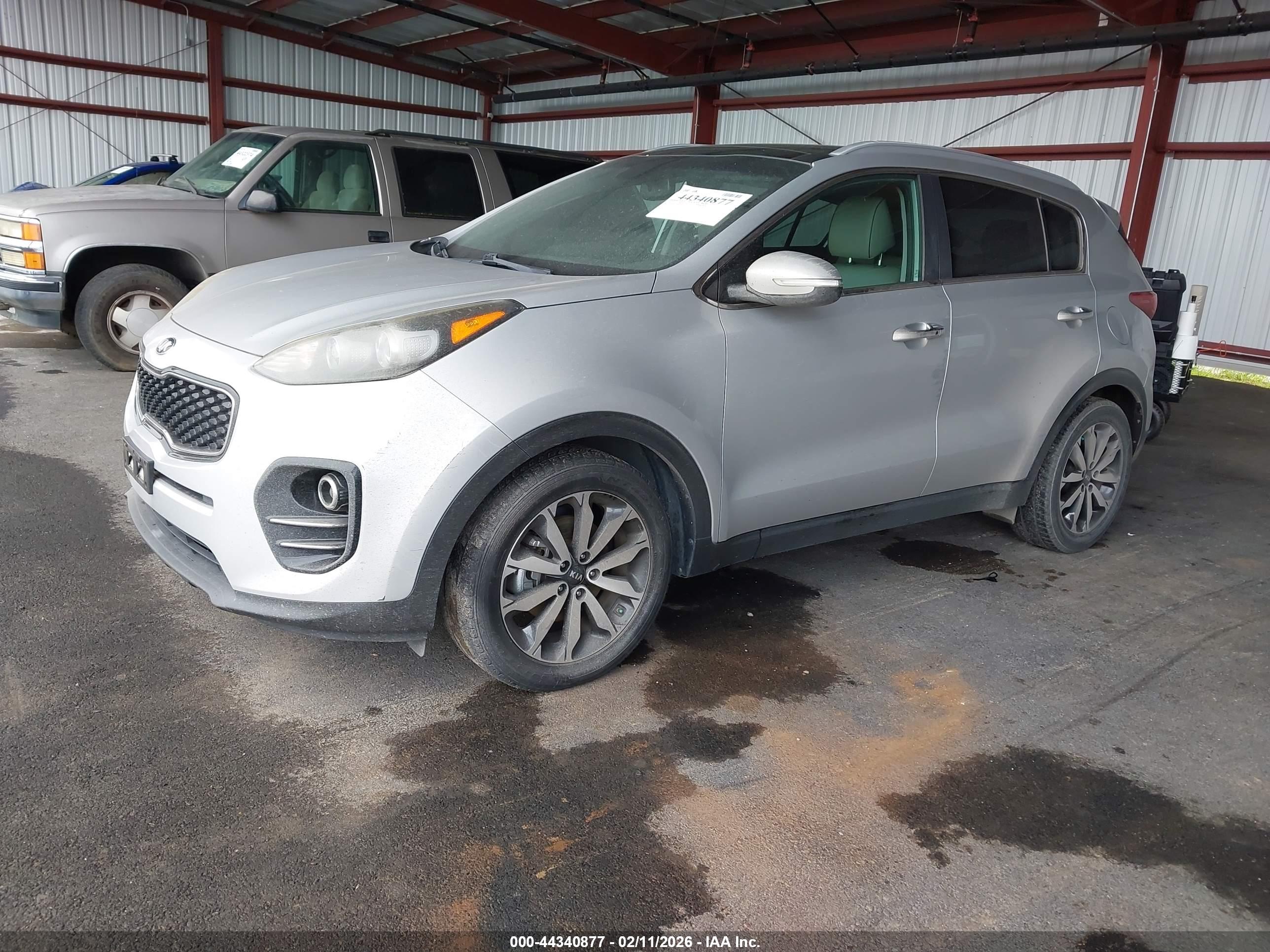 KIA SPORTAGE image 2