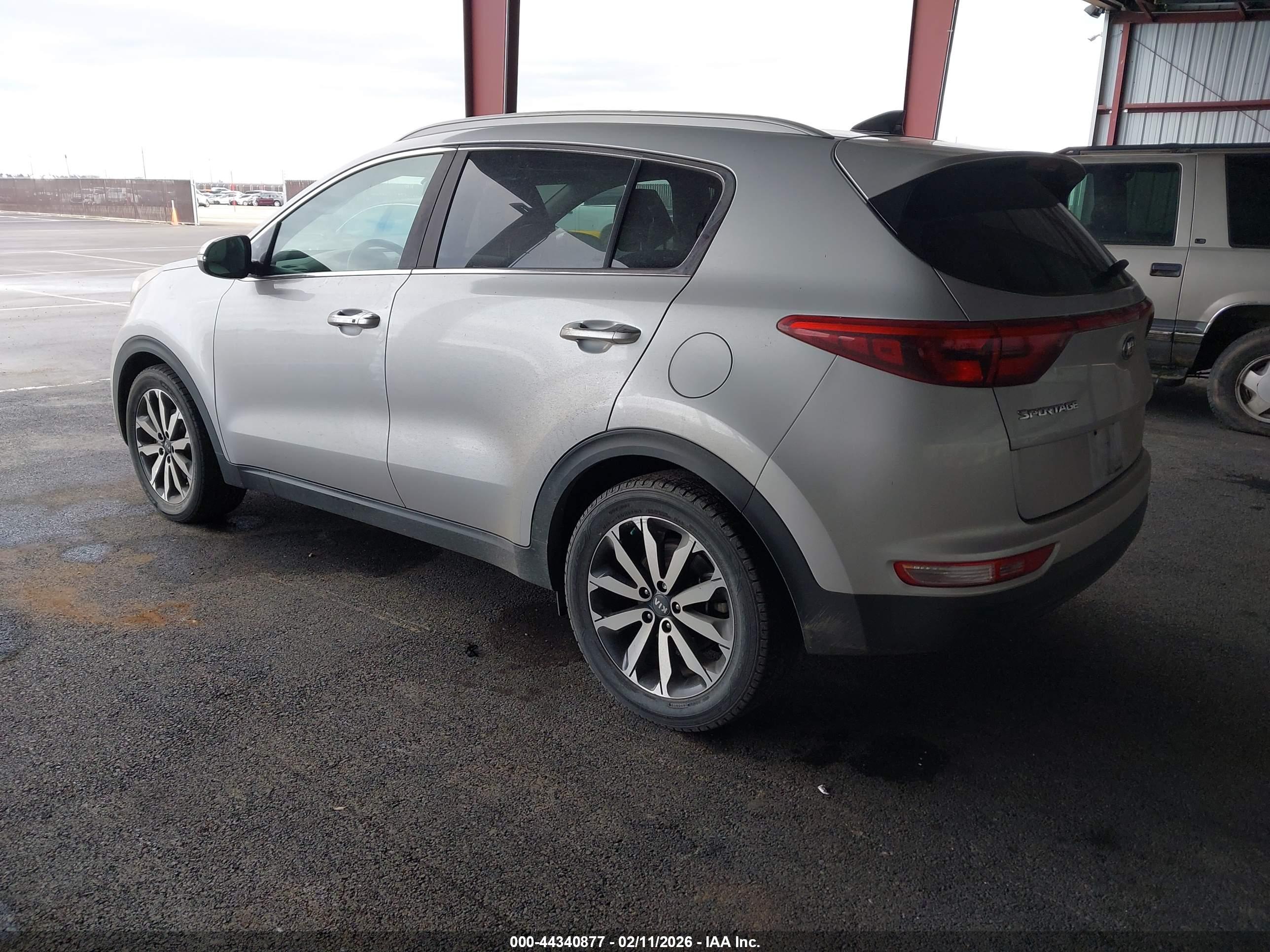 KIA SPORTAGE image 3