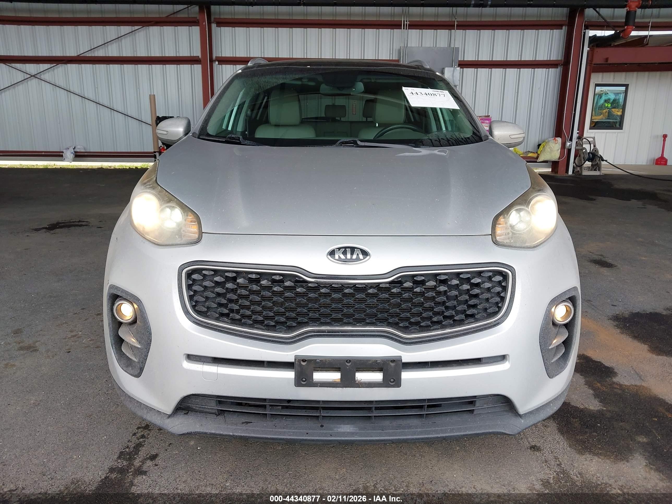 KIA SPORTAGE image 6