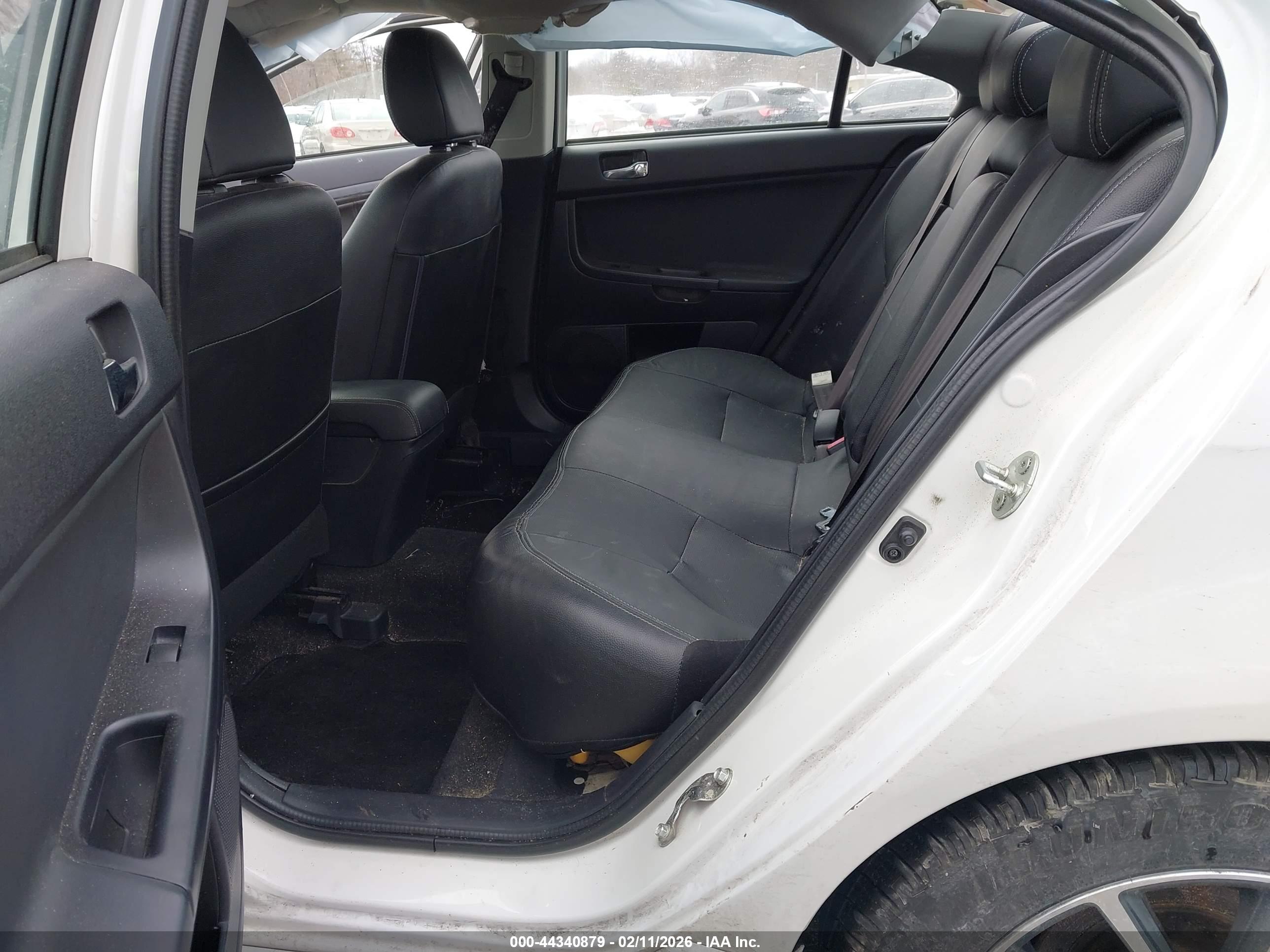 MITSUBISHI LANCER image 8