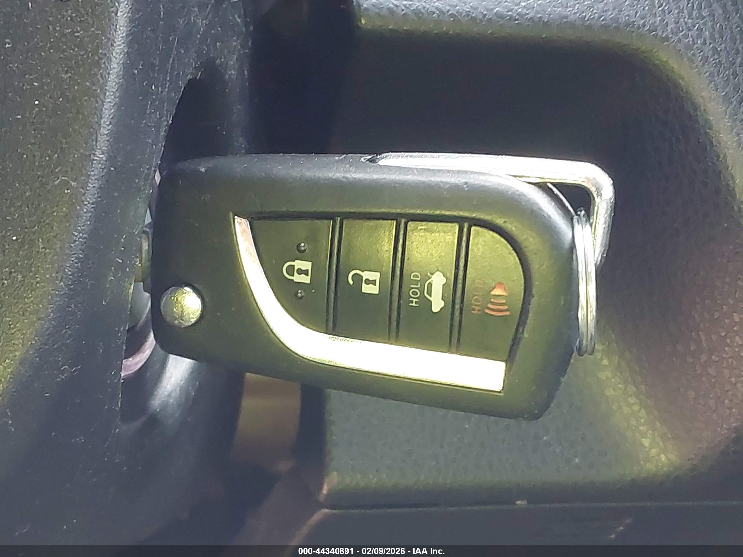 TOYOTA CAMRY image 11