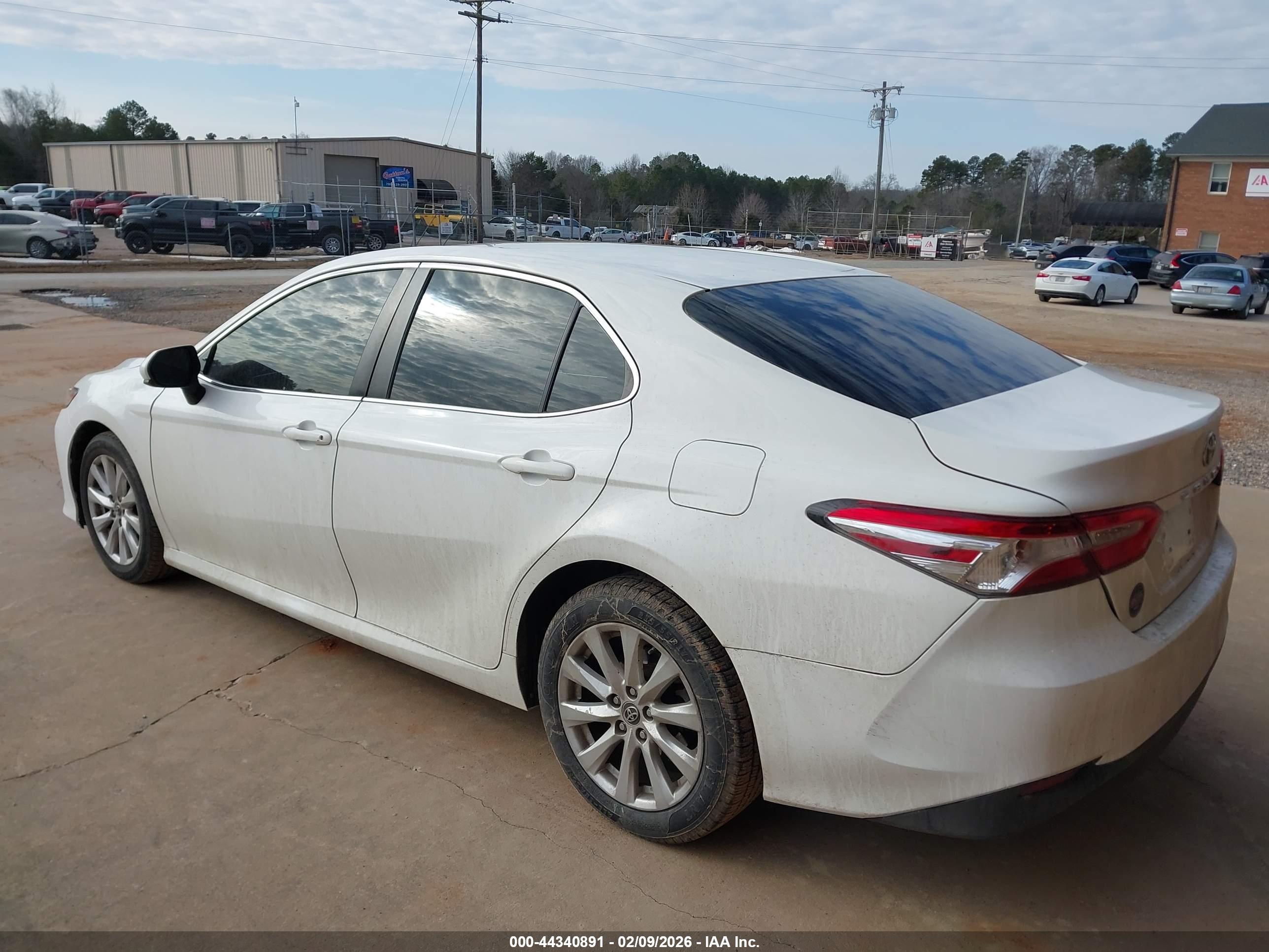 TOYOTA CAMRY image 3