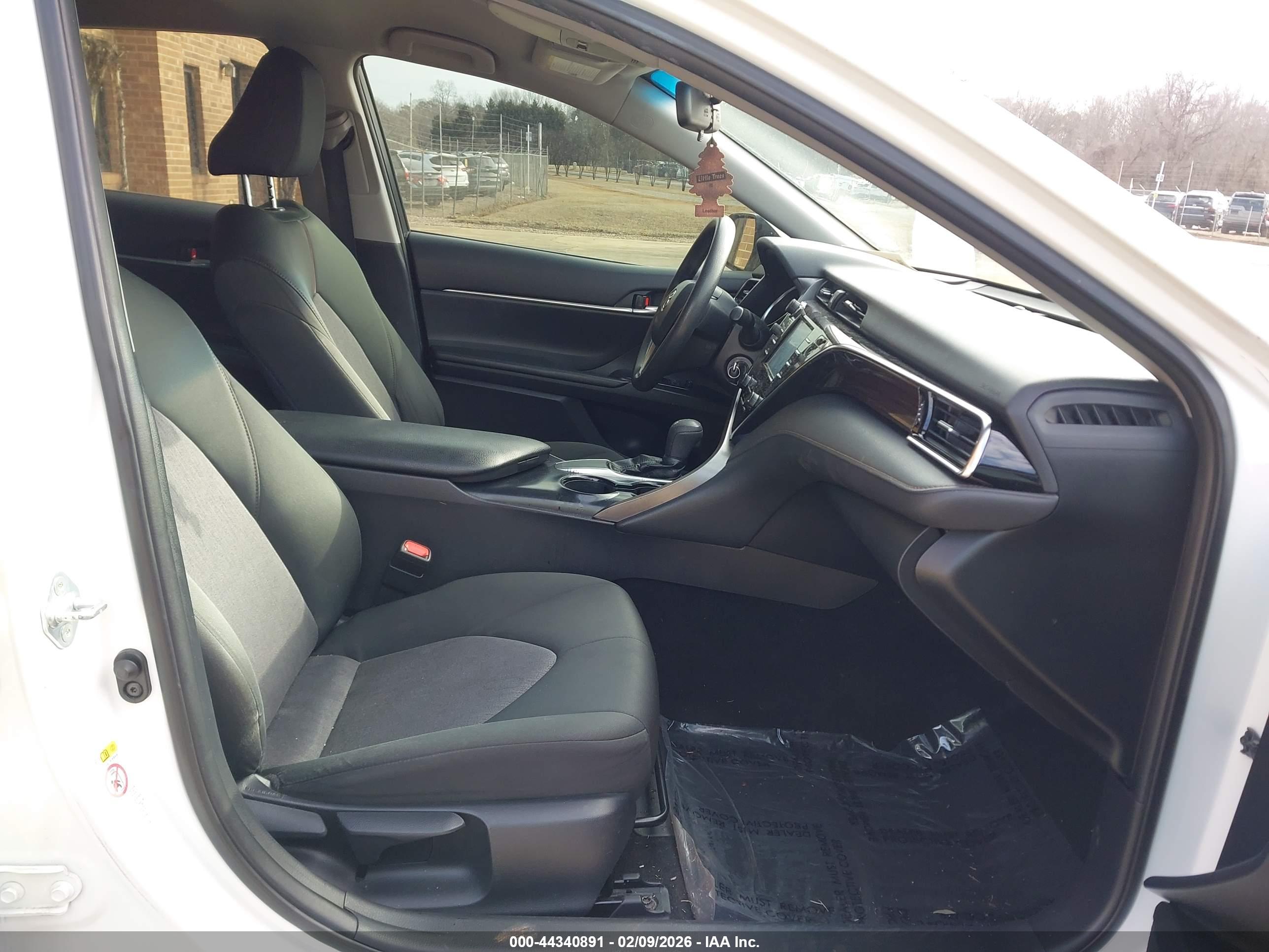 TOYOTA CAMRY image 5