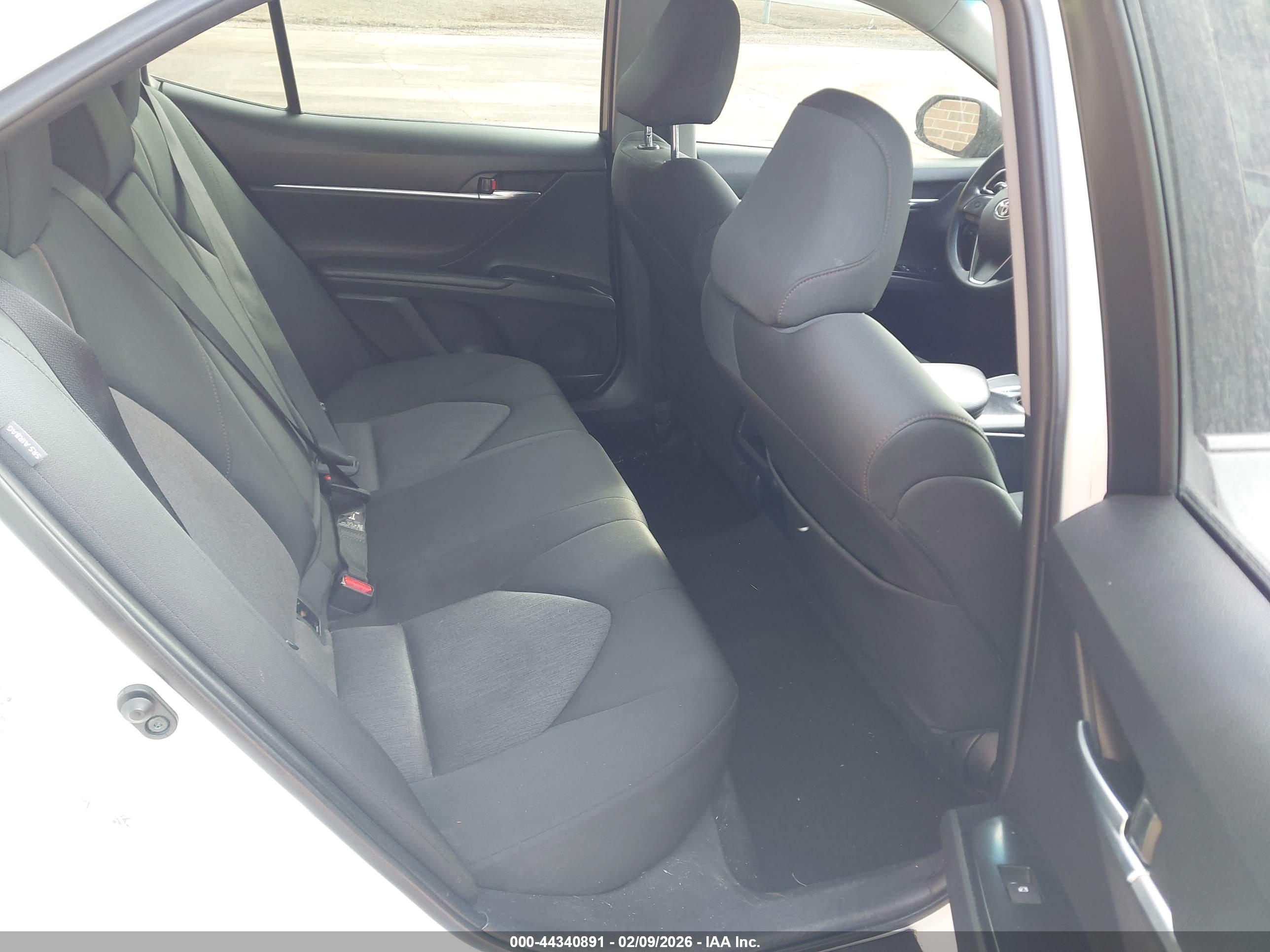 TOYOTA CAMRY image 8