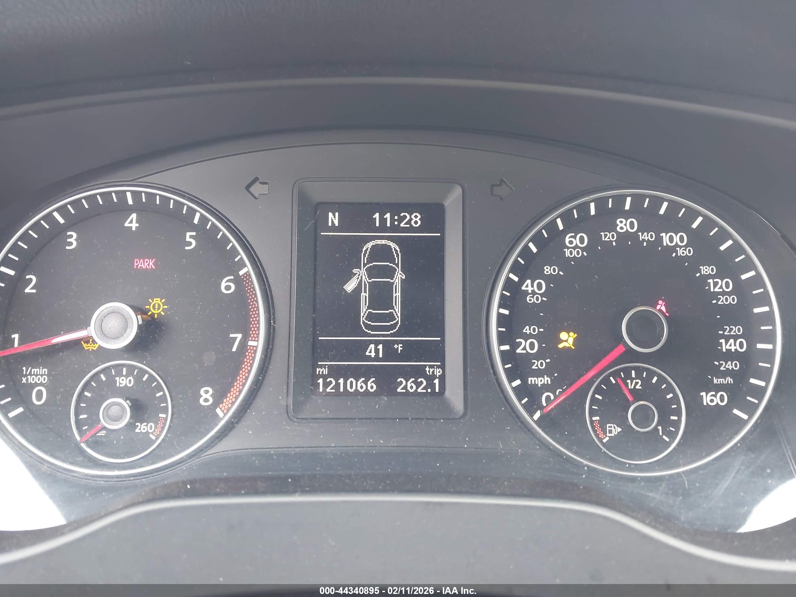 VOLKSWAGEN JETTA image 7