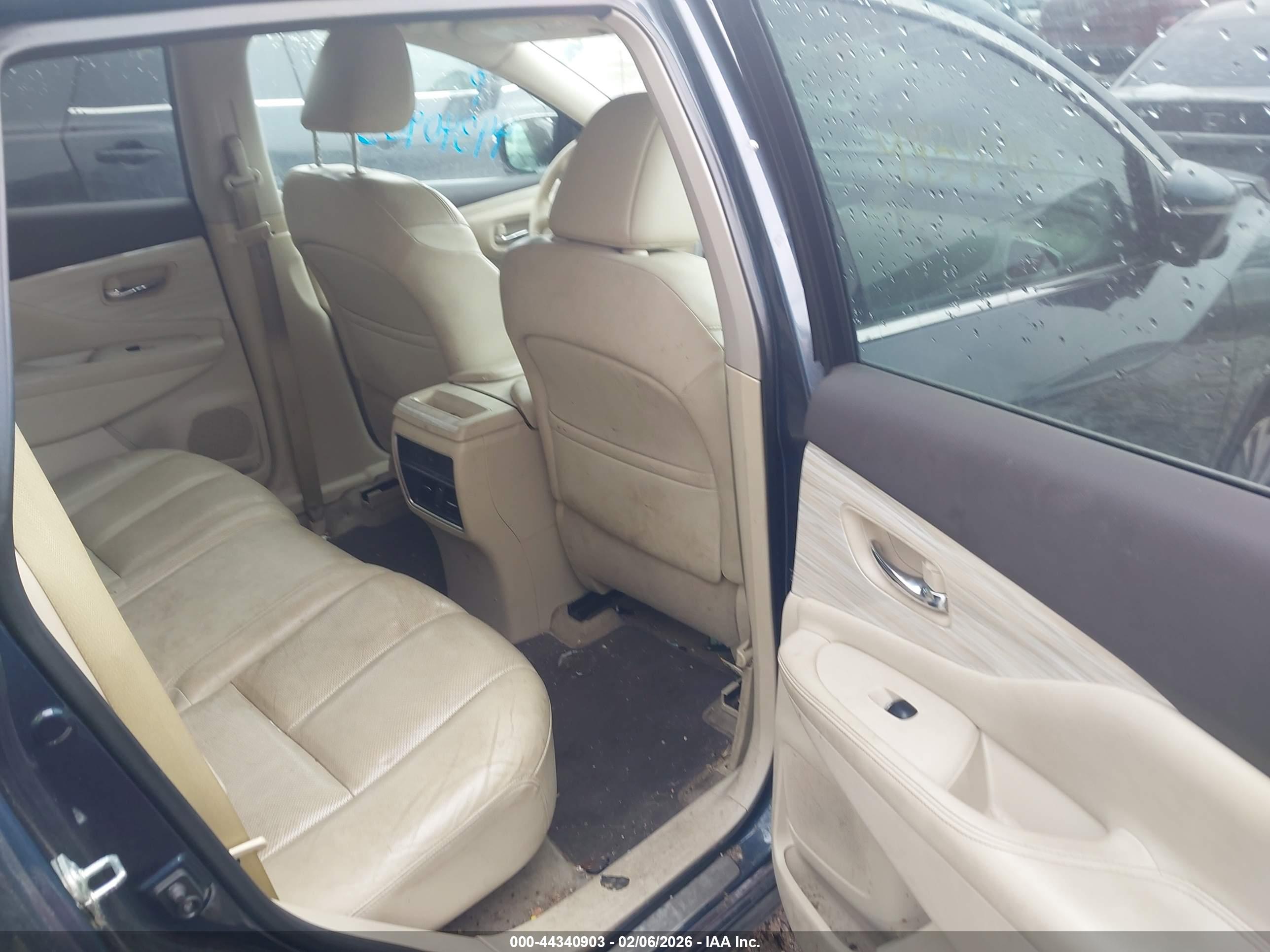 NISSAN MURANO image 8