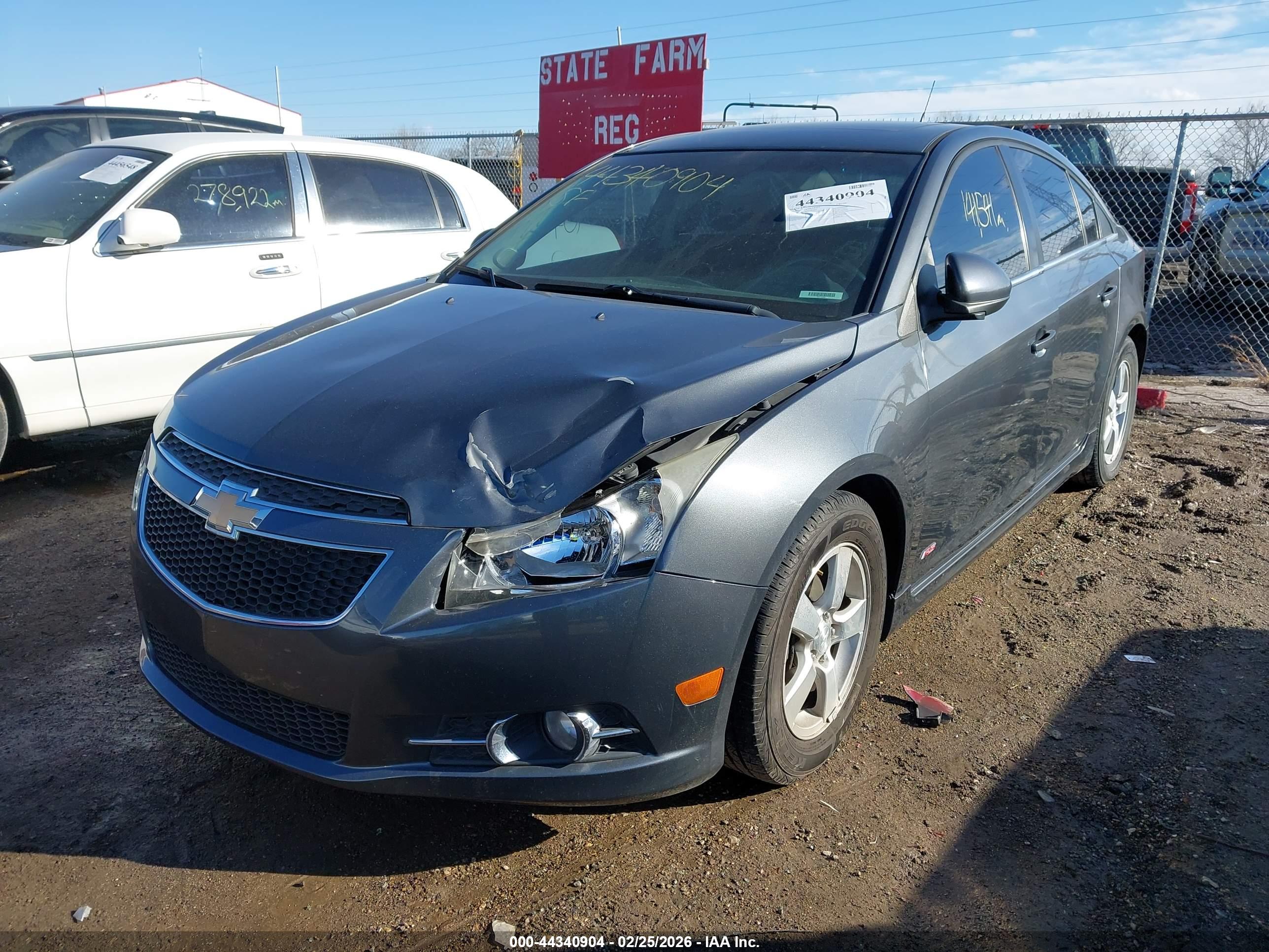 CHEVROLET CRUZE image 2