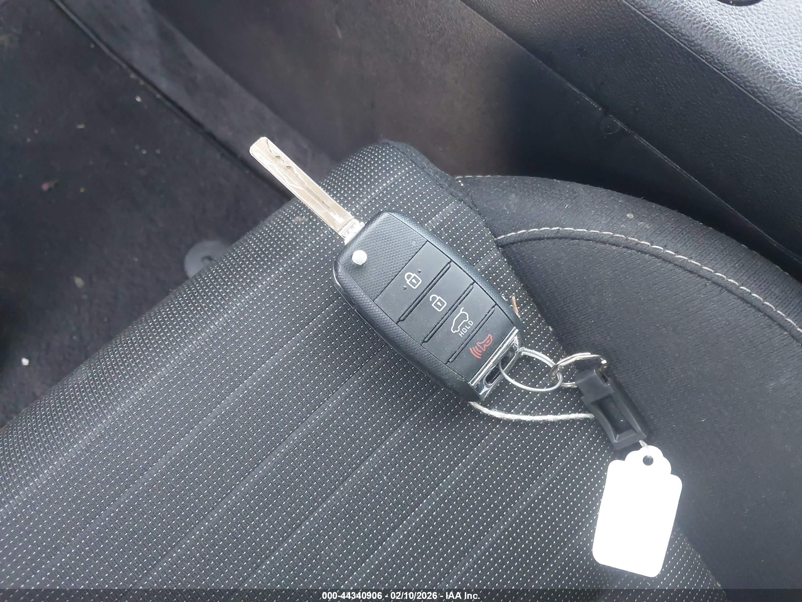 KIA SPORTAGE image 11