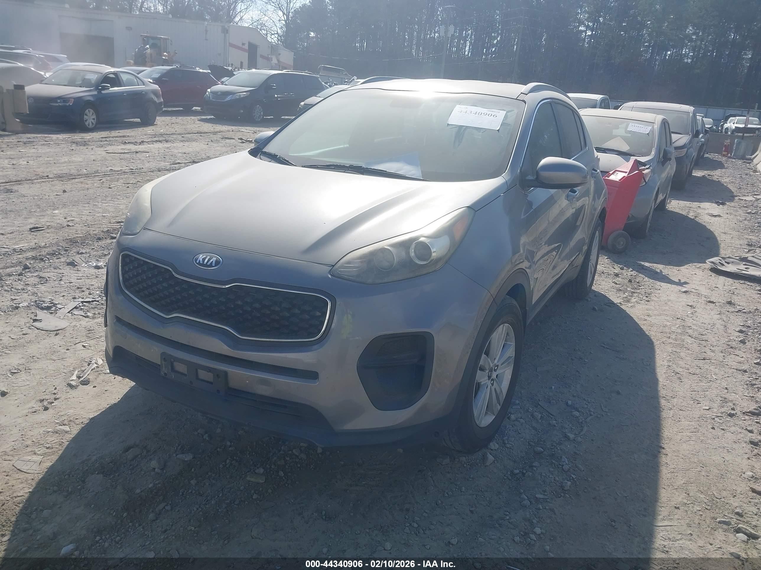 KIA SPORTAGE image 2