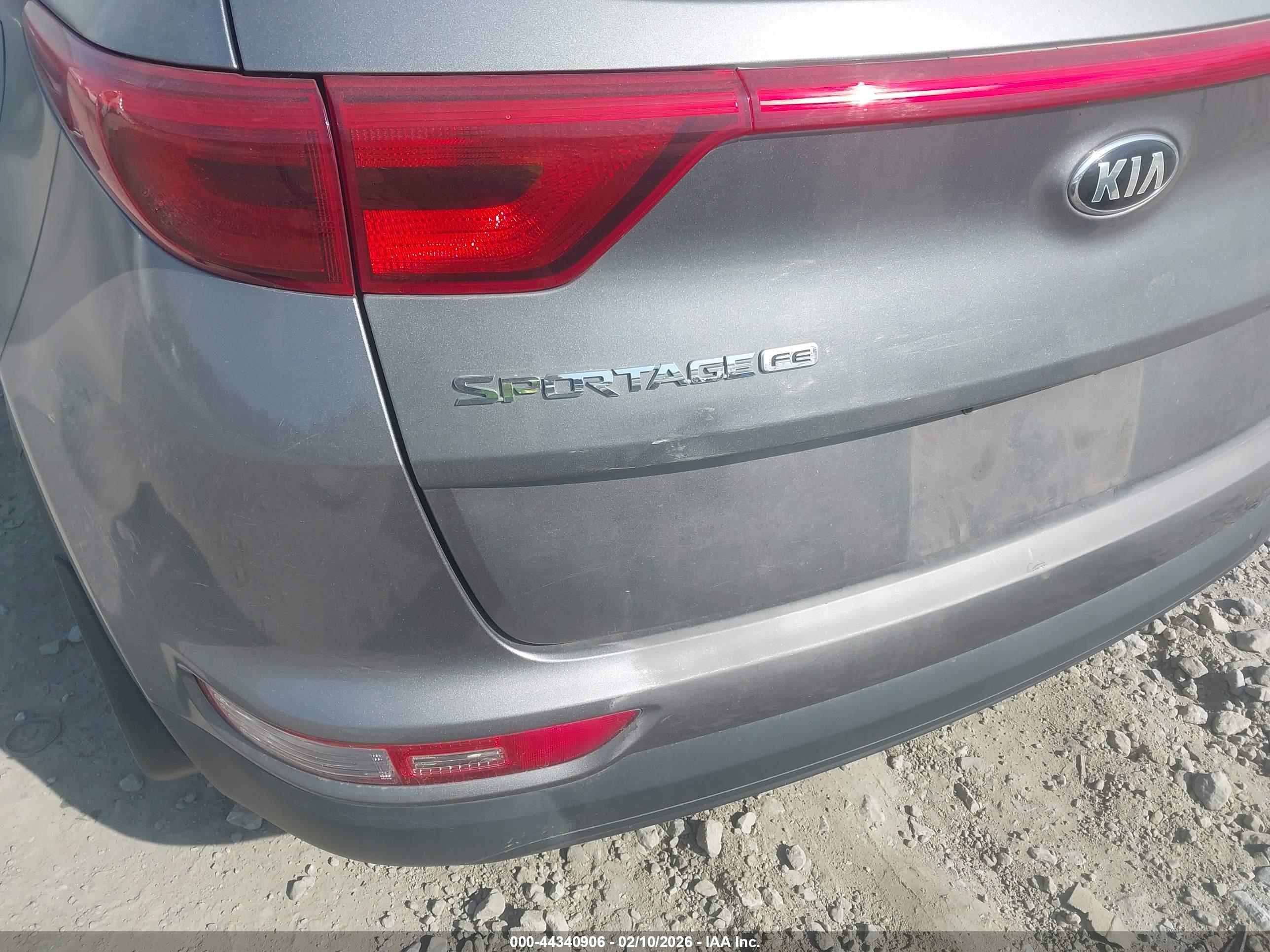KIA SPORTAGE image 6