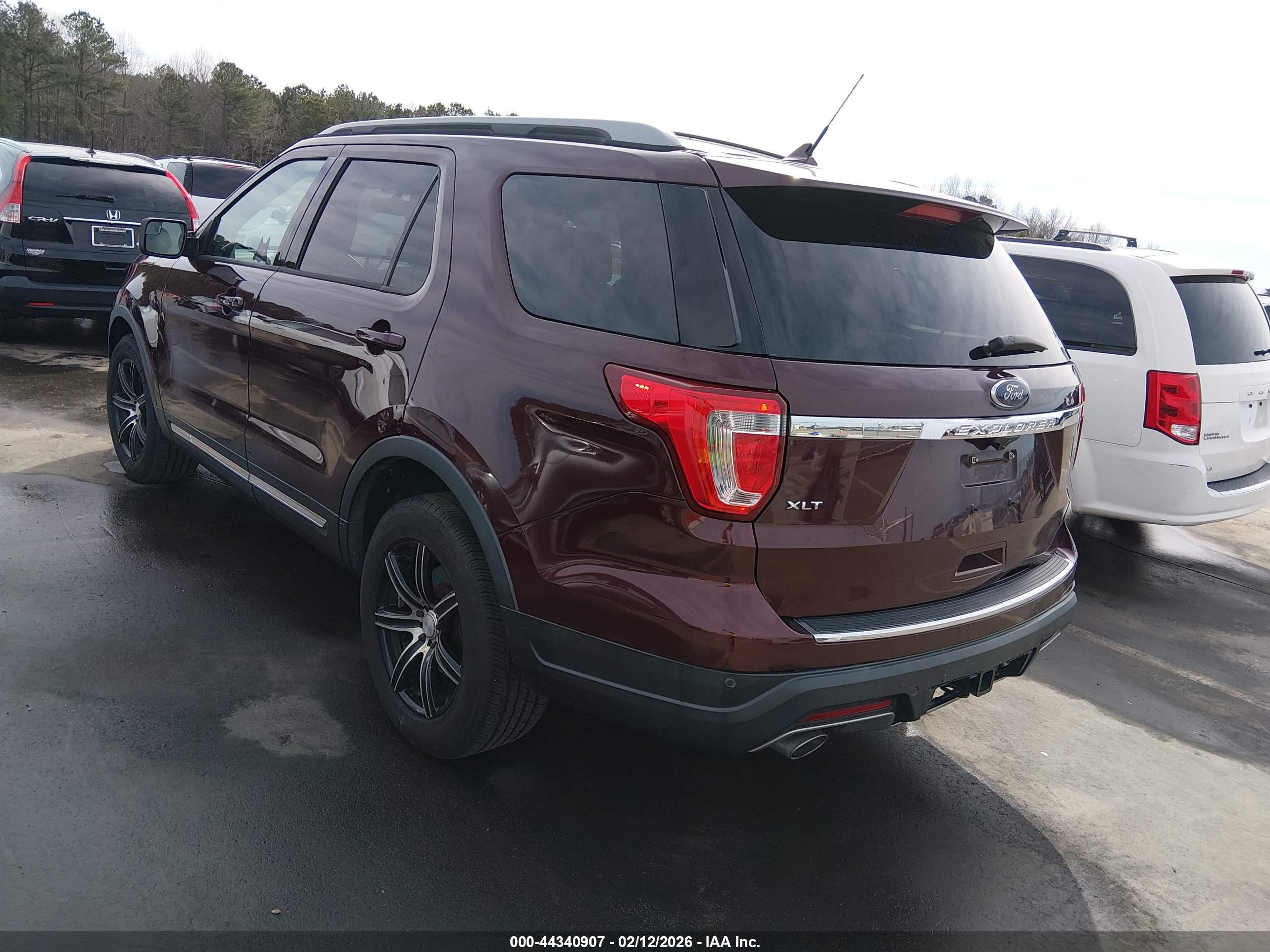 FORD EXPLORER image 3