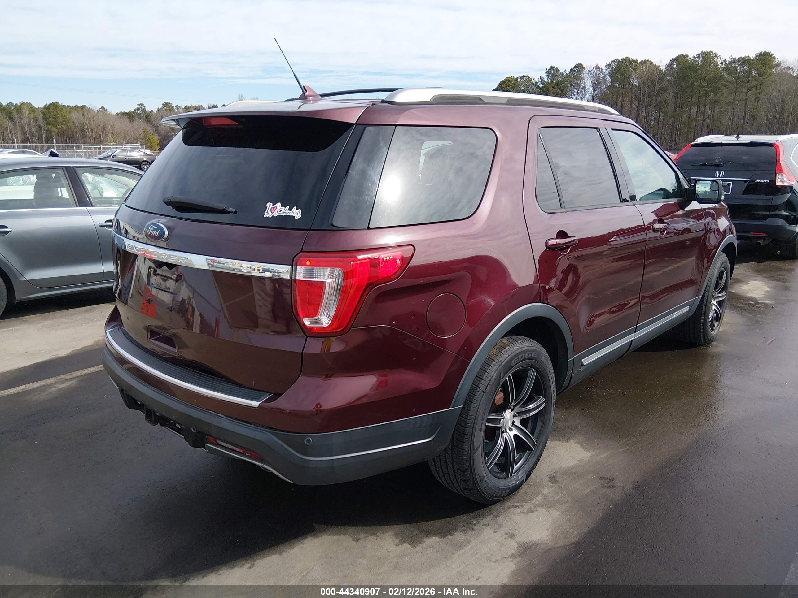 FORD EXPLORER image 4
