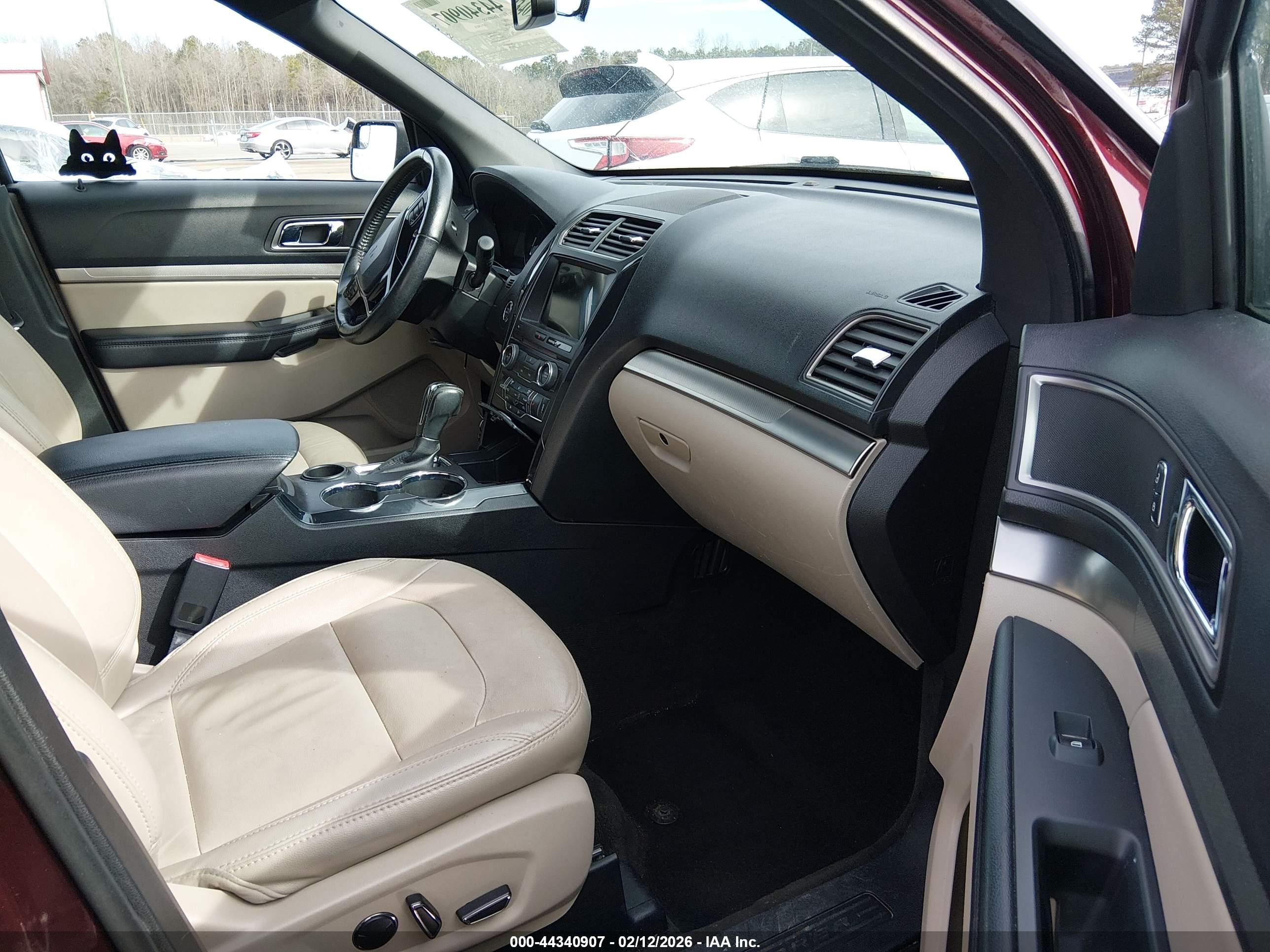 FORD EXPLORER image 5