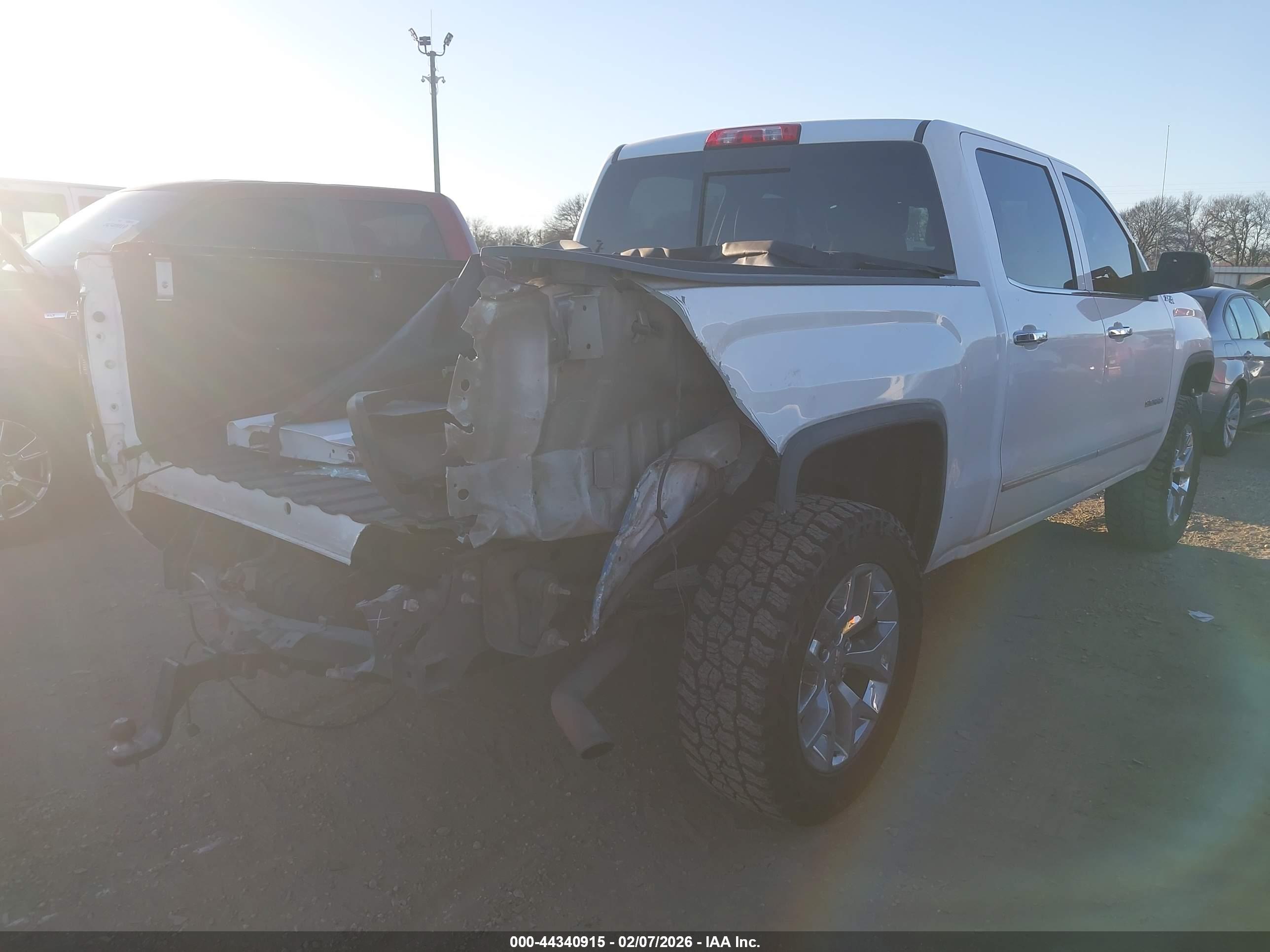 GMC SIERRA image 4