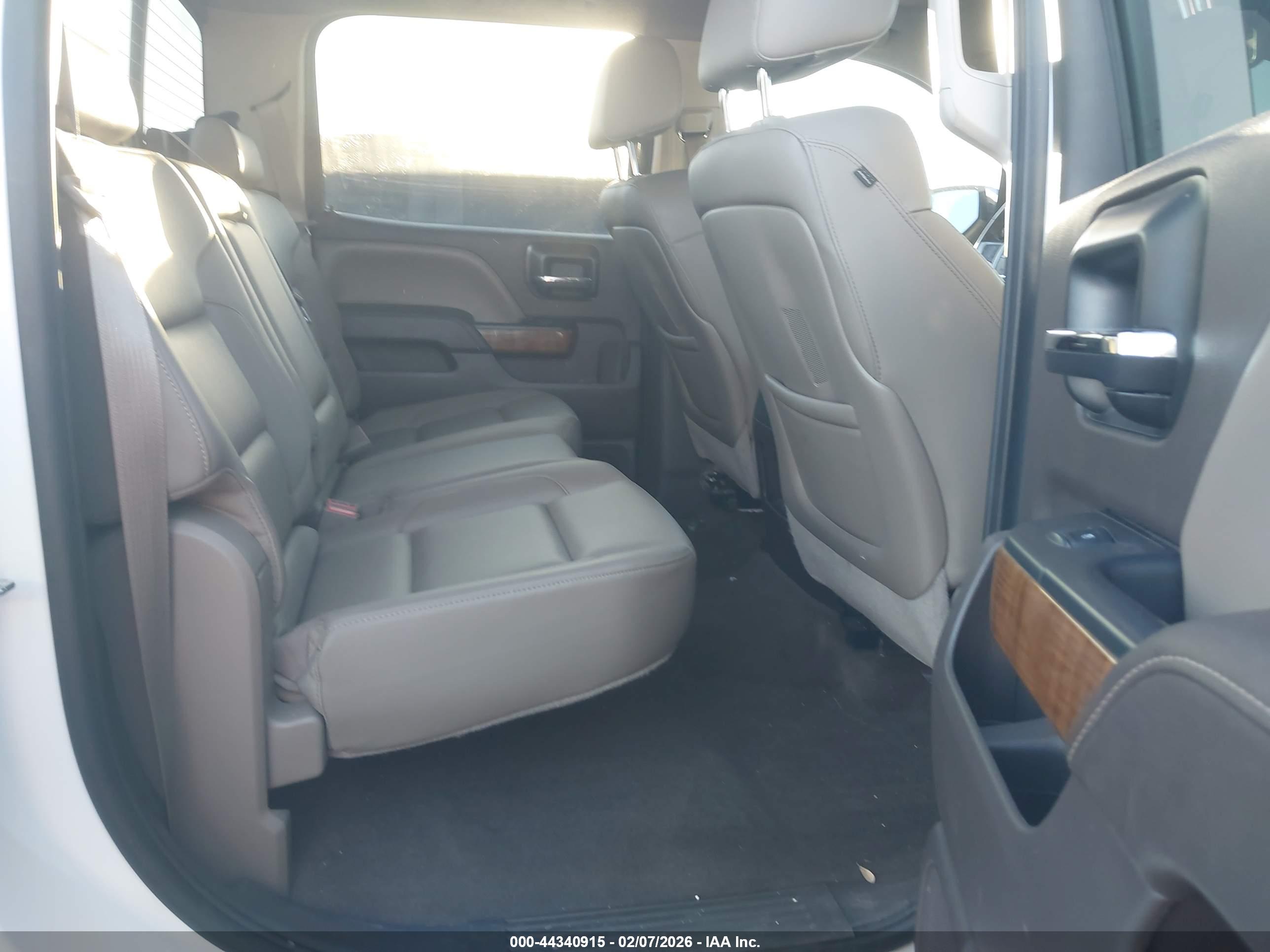 GMC SIERRA image 8