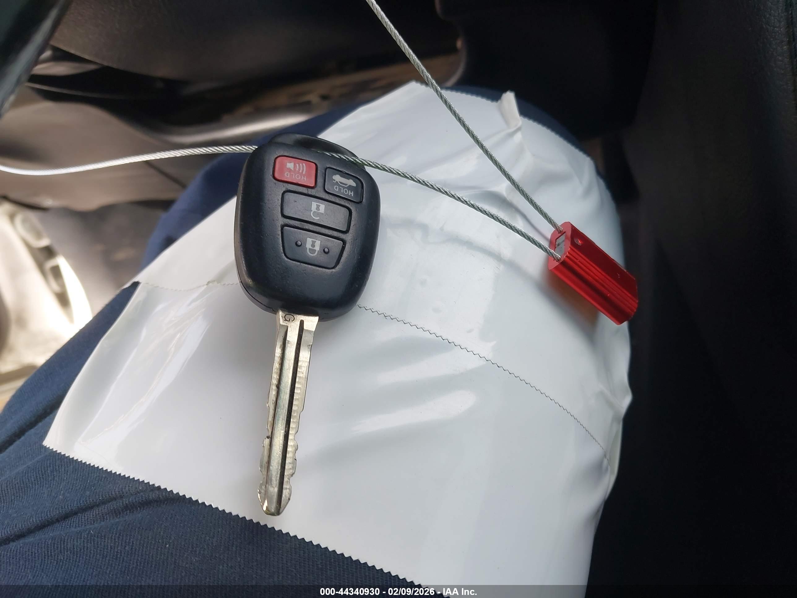 TOYOTA CAMRY image 11