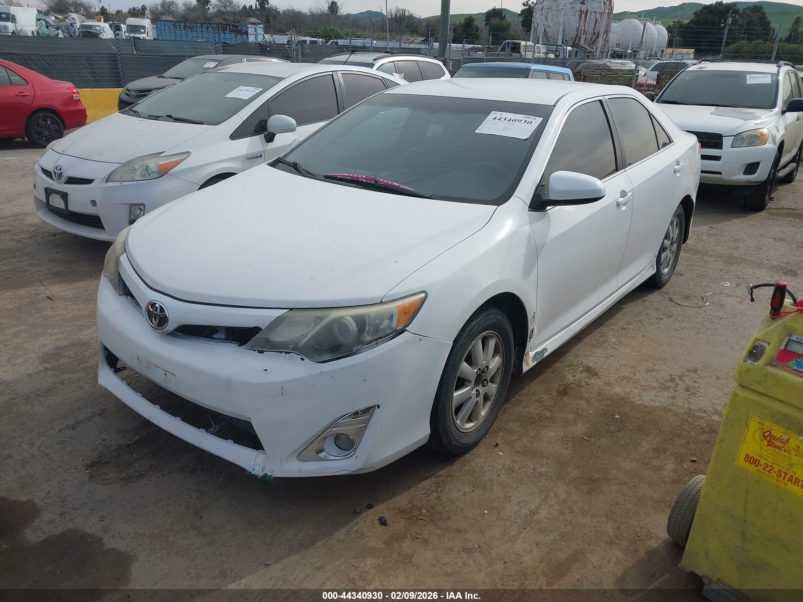TOYOTA CAMRY image 2