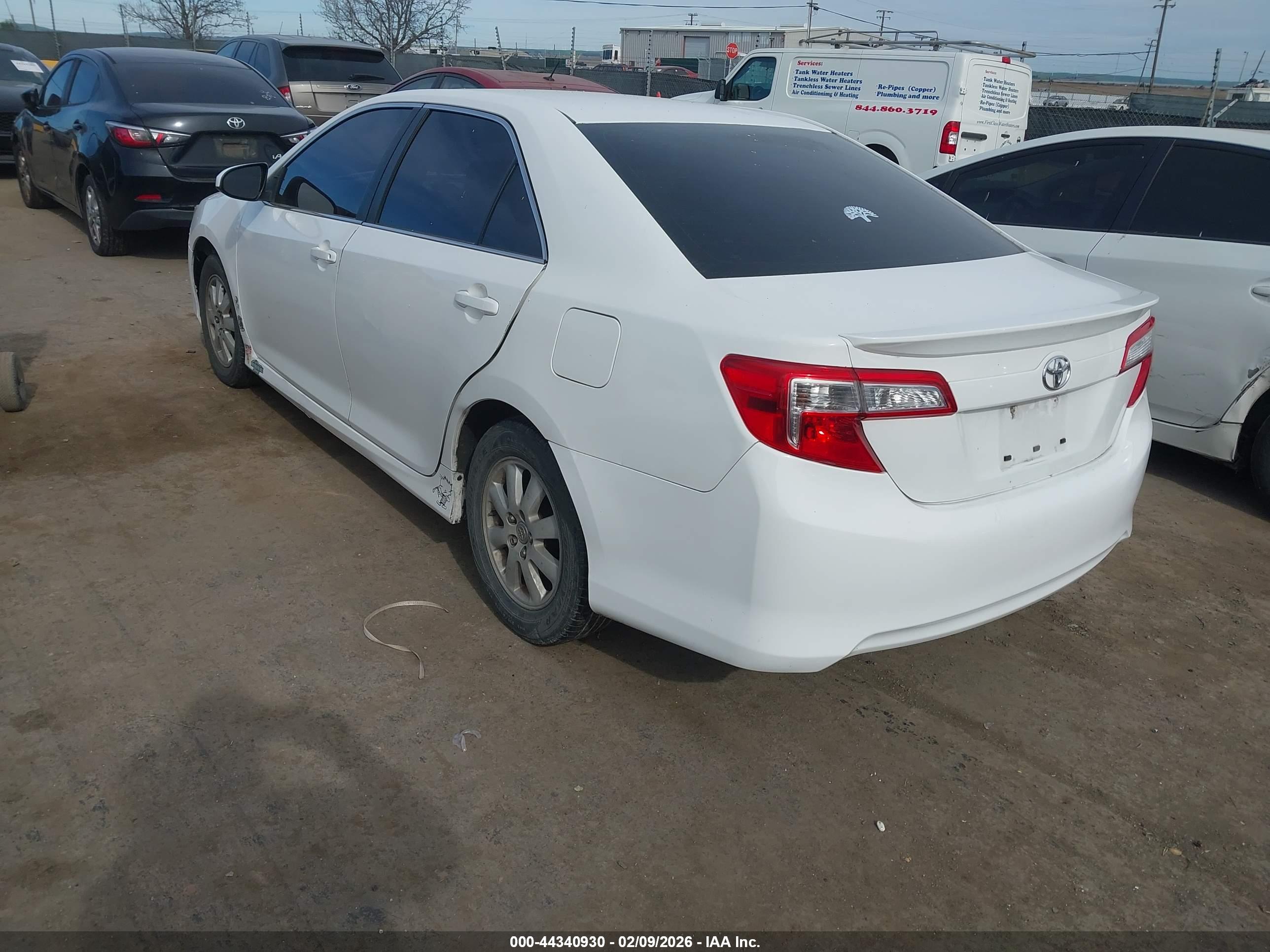 TOYOTA CAMRY image 3