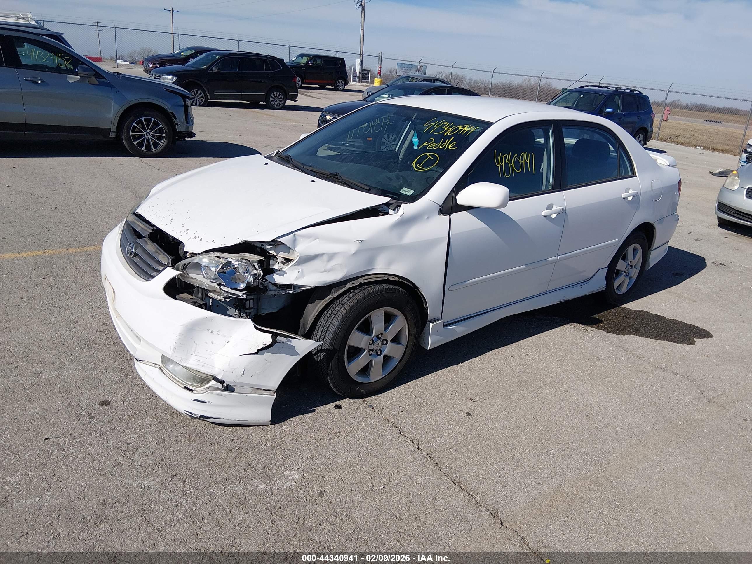 TOYOTA COROLLA image 2