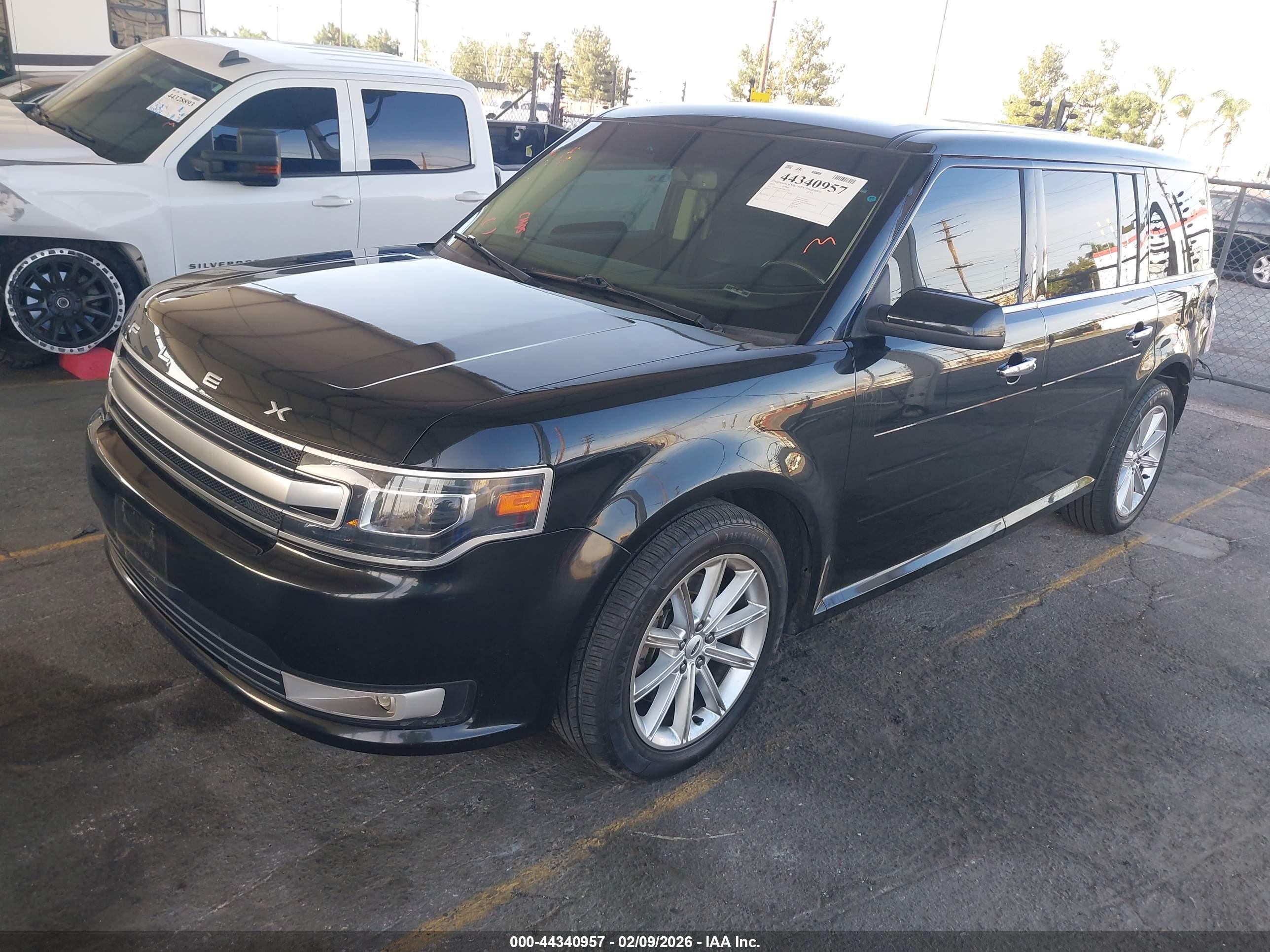 FORD FLEX image 2