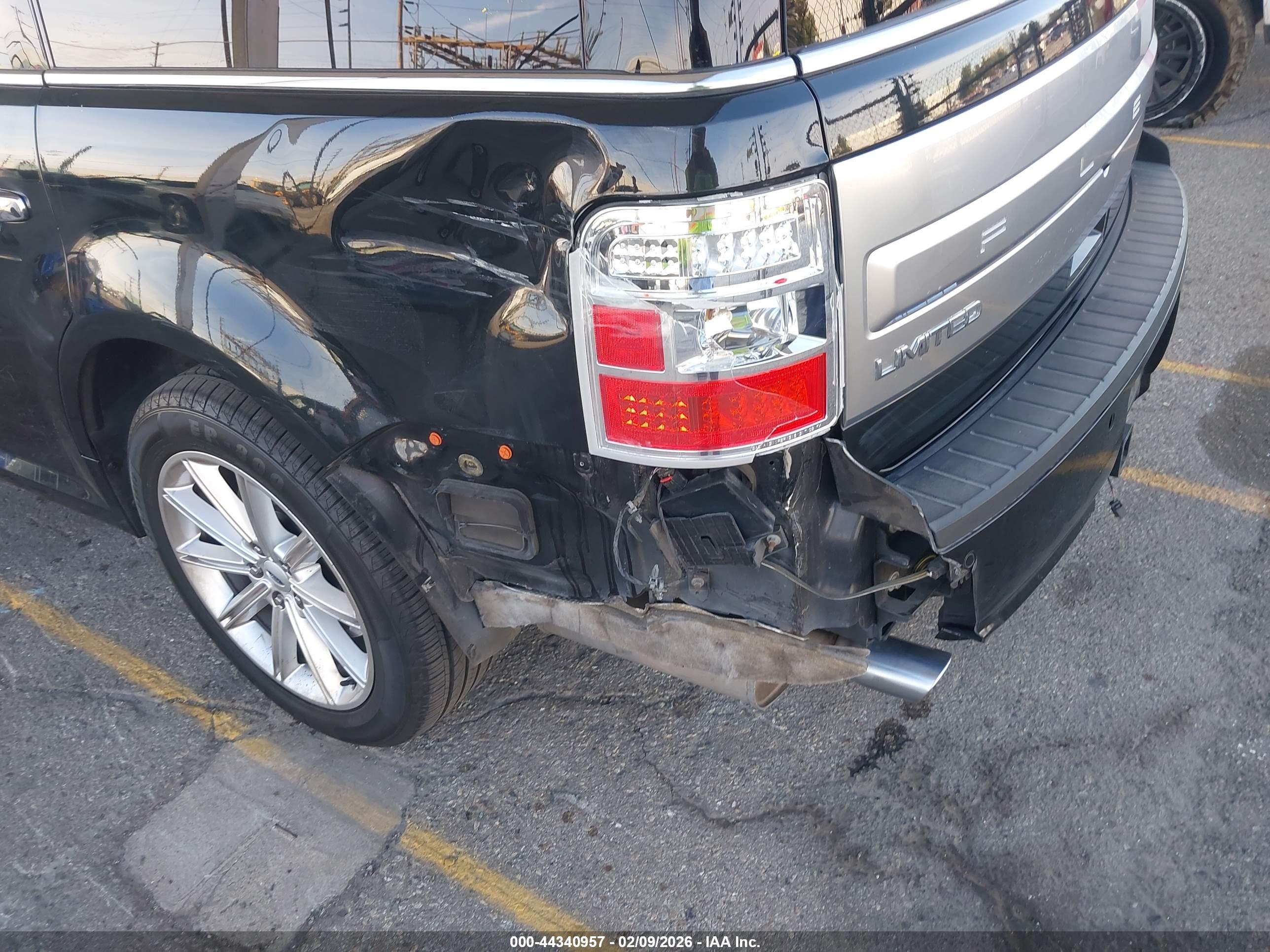 FORD FLEX image 6