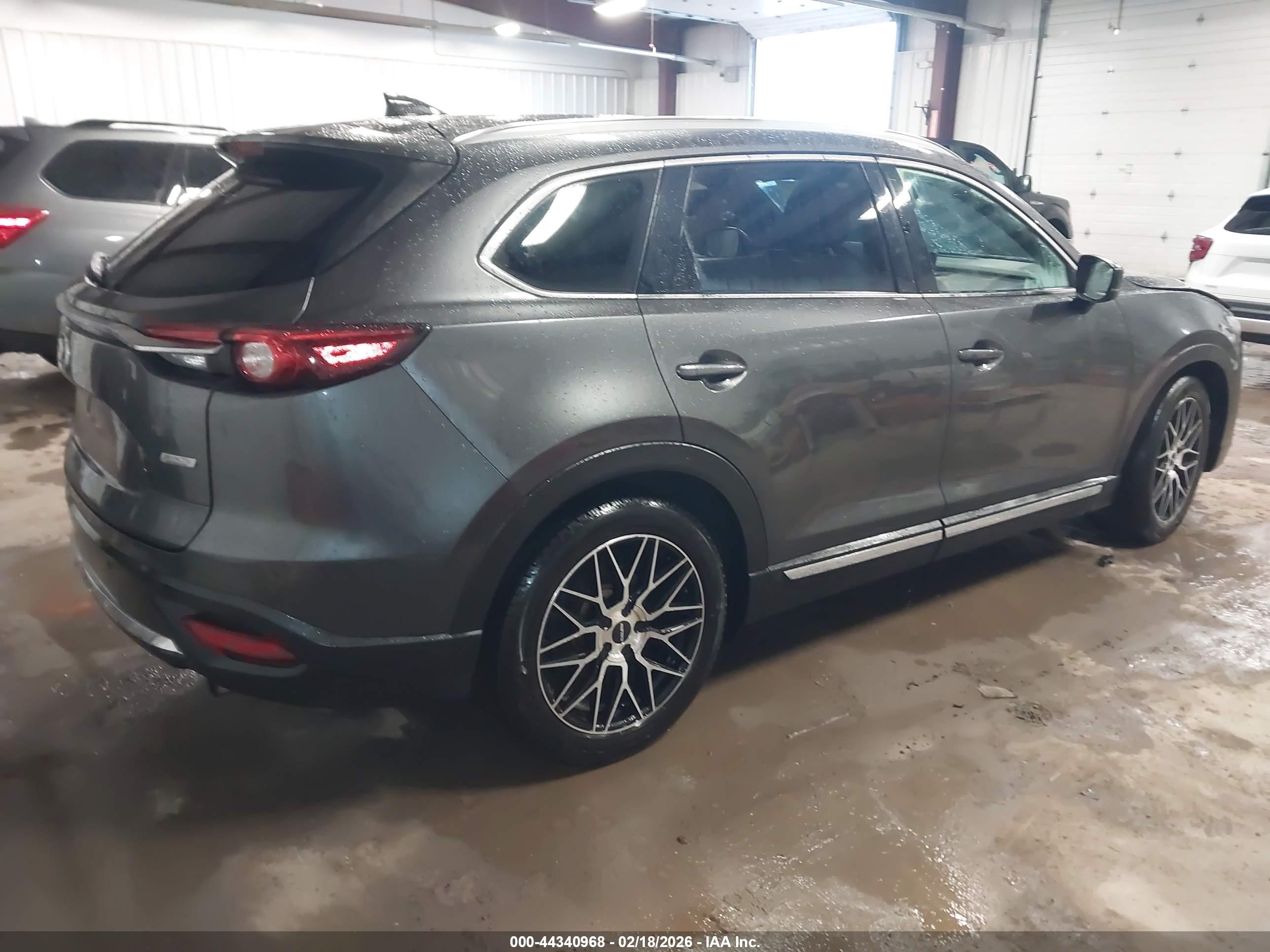 MAZDA CX-9 image 4