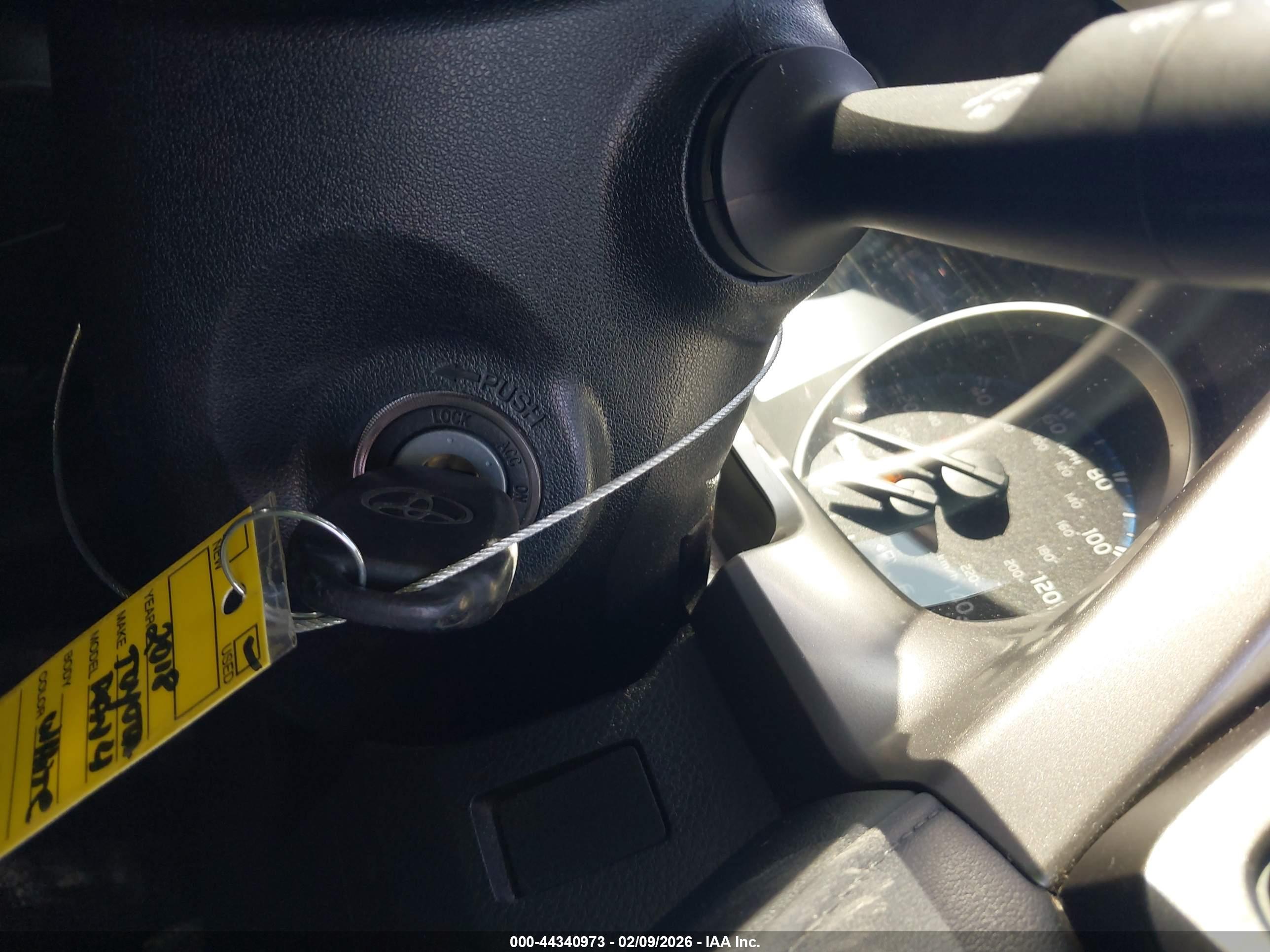 TOYOTA RAV4 image 11