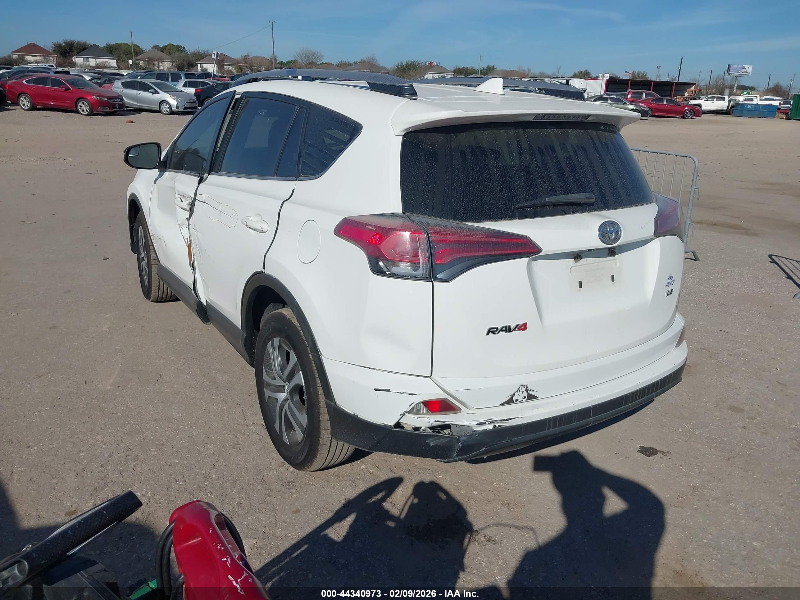 TOYOTA RAV4 image 3